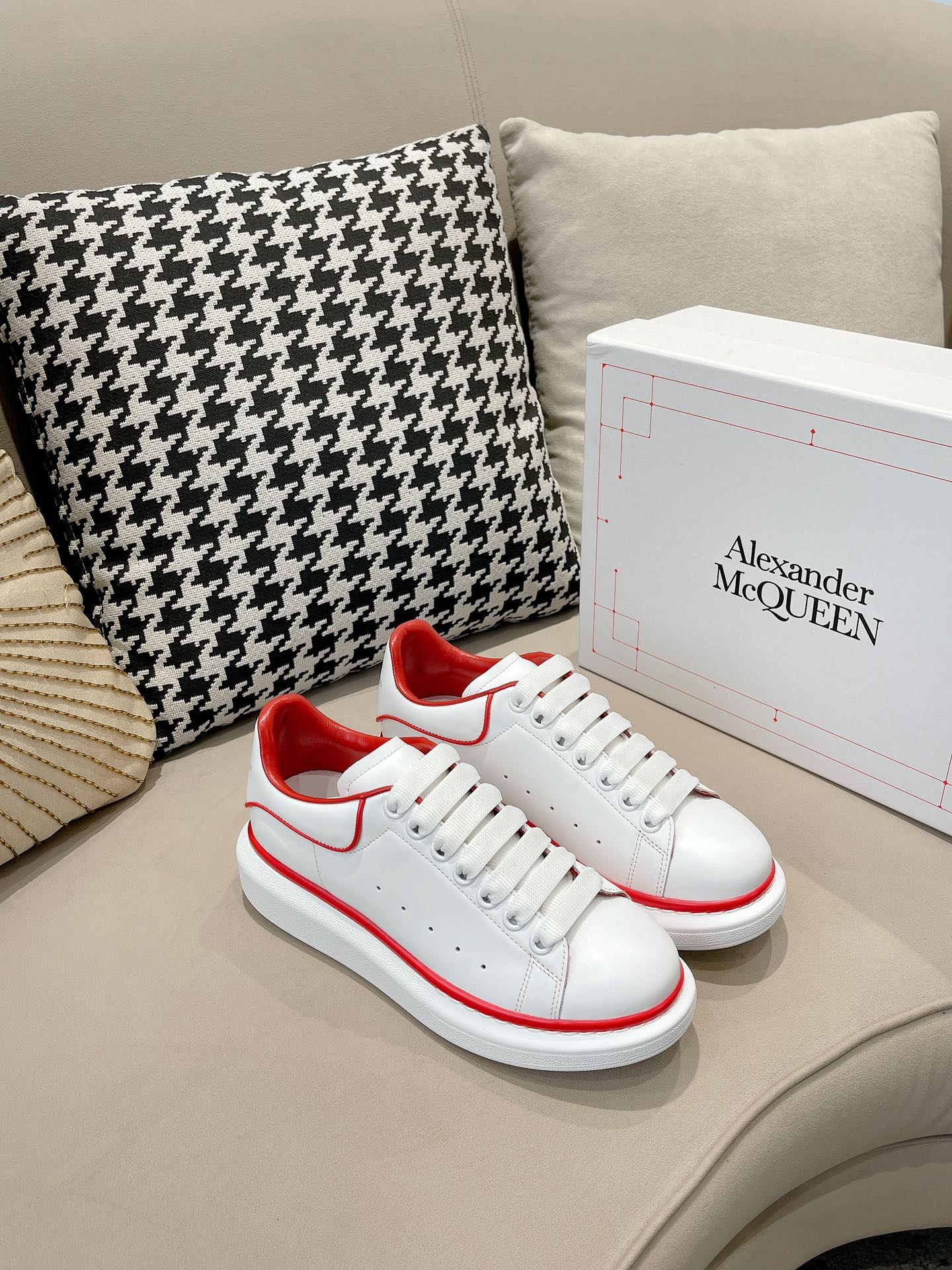 MCQUEEN SNEAKER