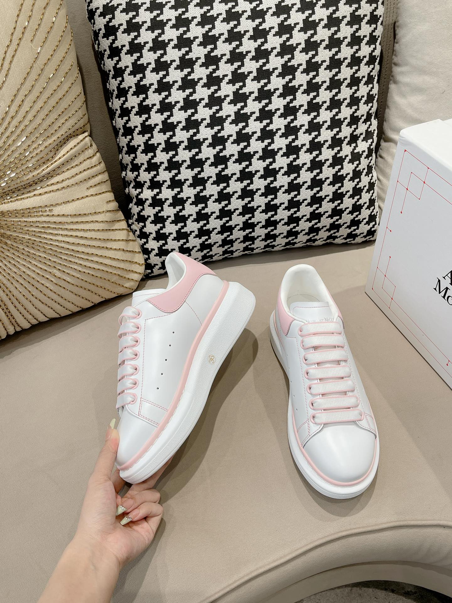 MCQUEEN SNEAKER