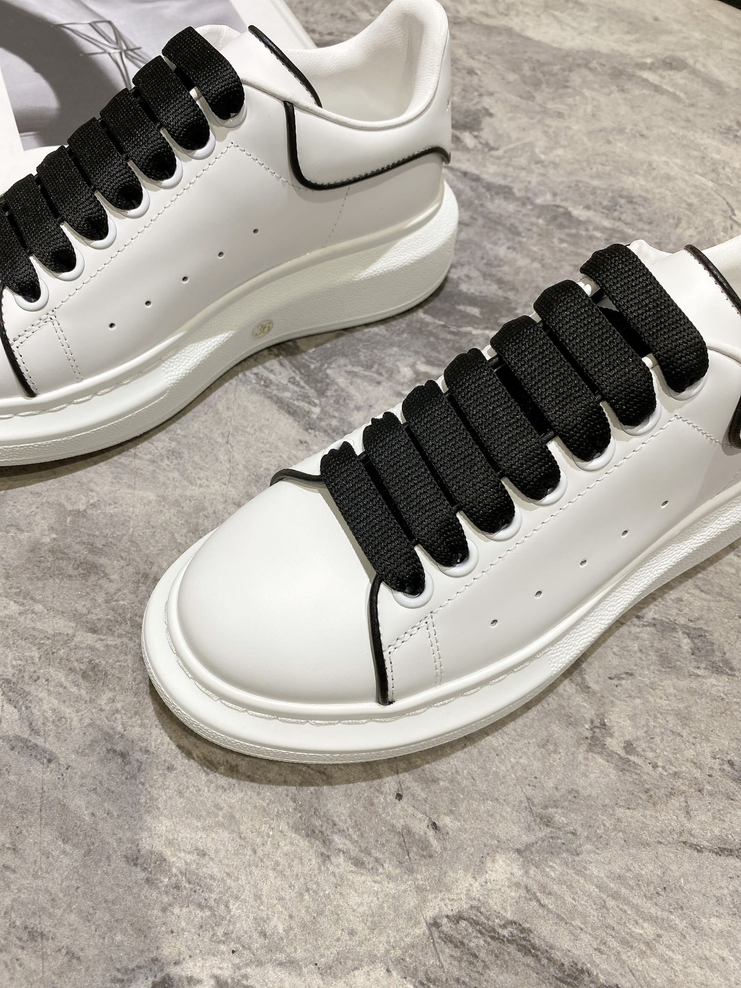 MCQUEEN SNEAKER