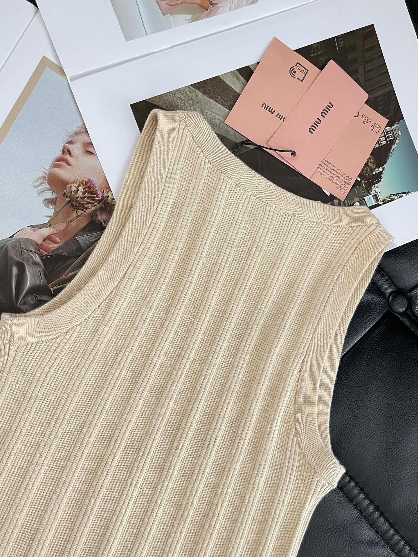 MIUMIU TOPS