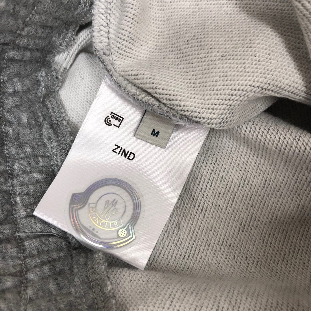 MONCLER SHORTS