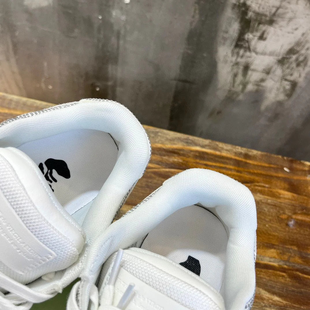 OFF WHITE SNEAKER