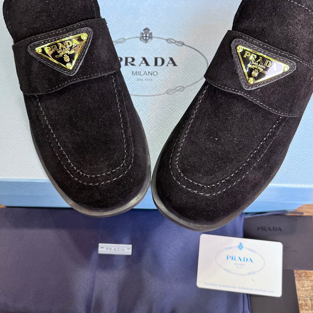 PRADA LOAFER