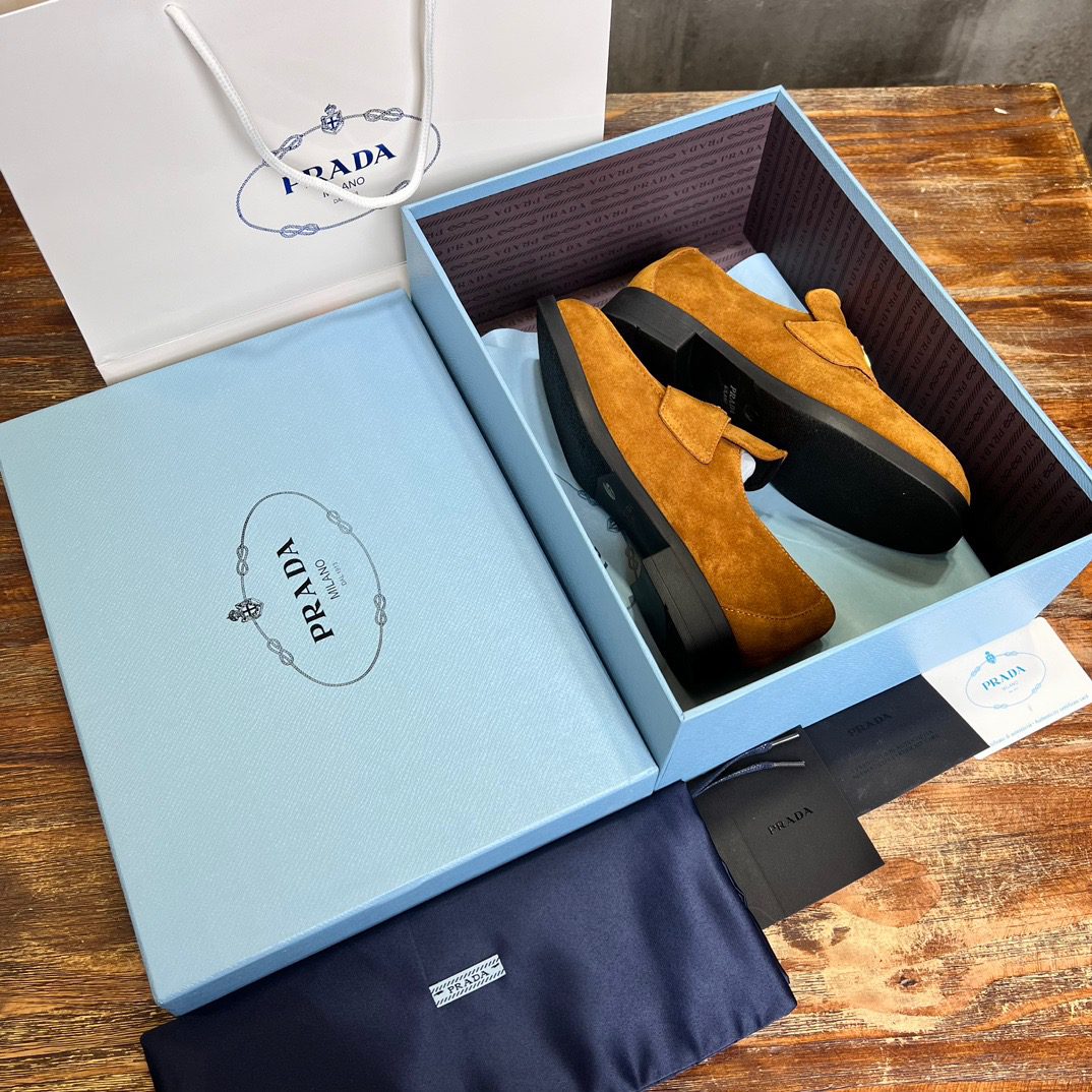 PRADA LOAFER