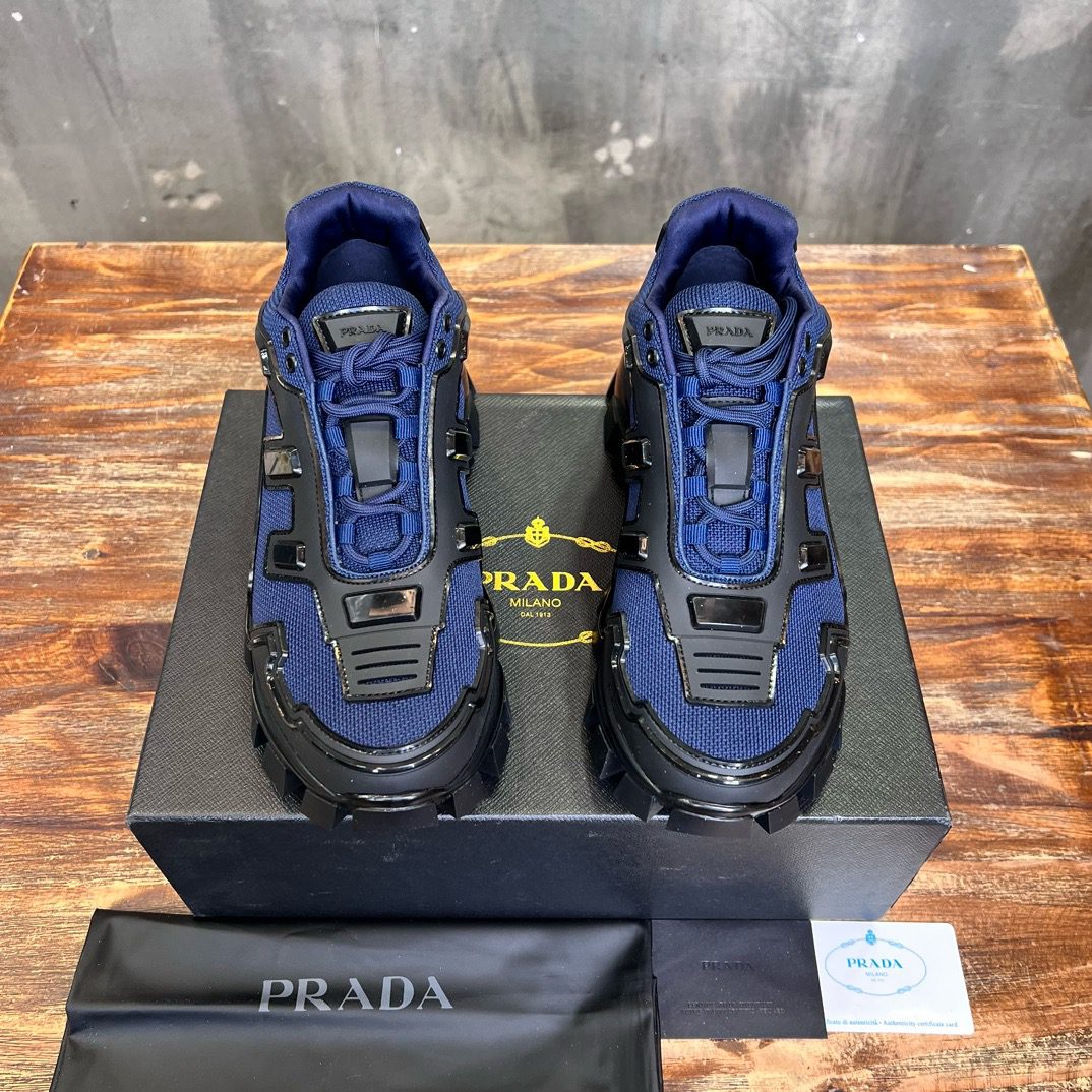 PRADA SNEAKER