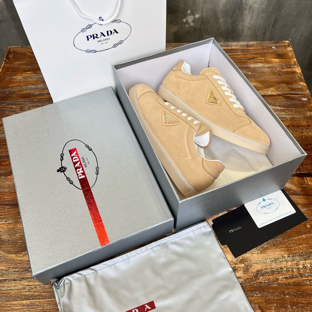 PRADA SNEAKER