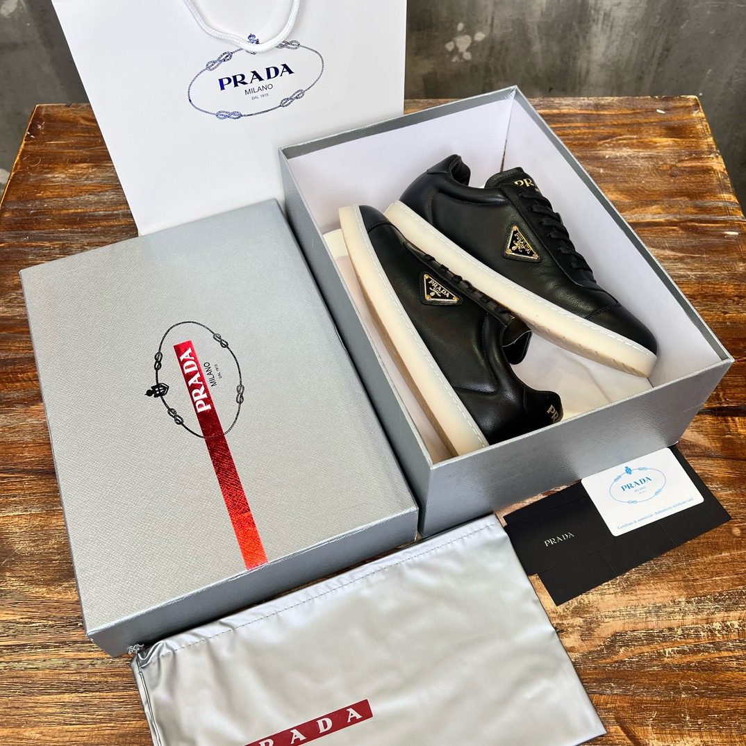 PRADA SNEAKER