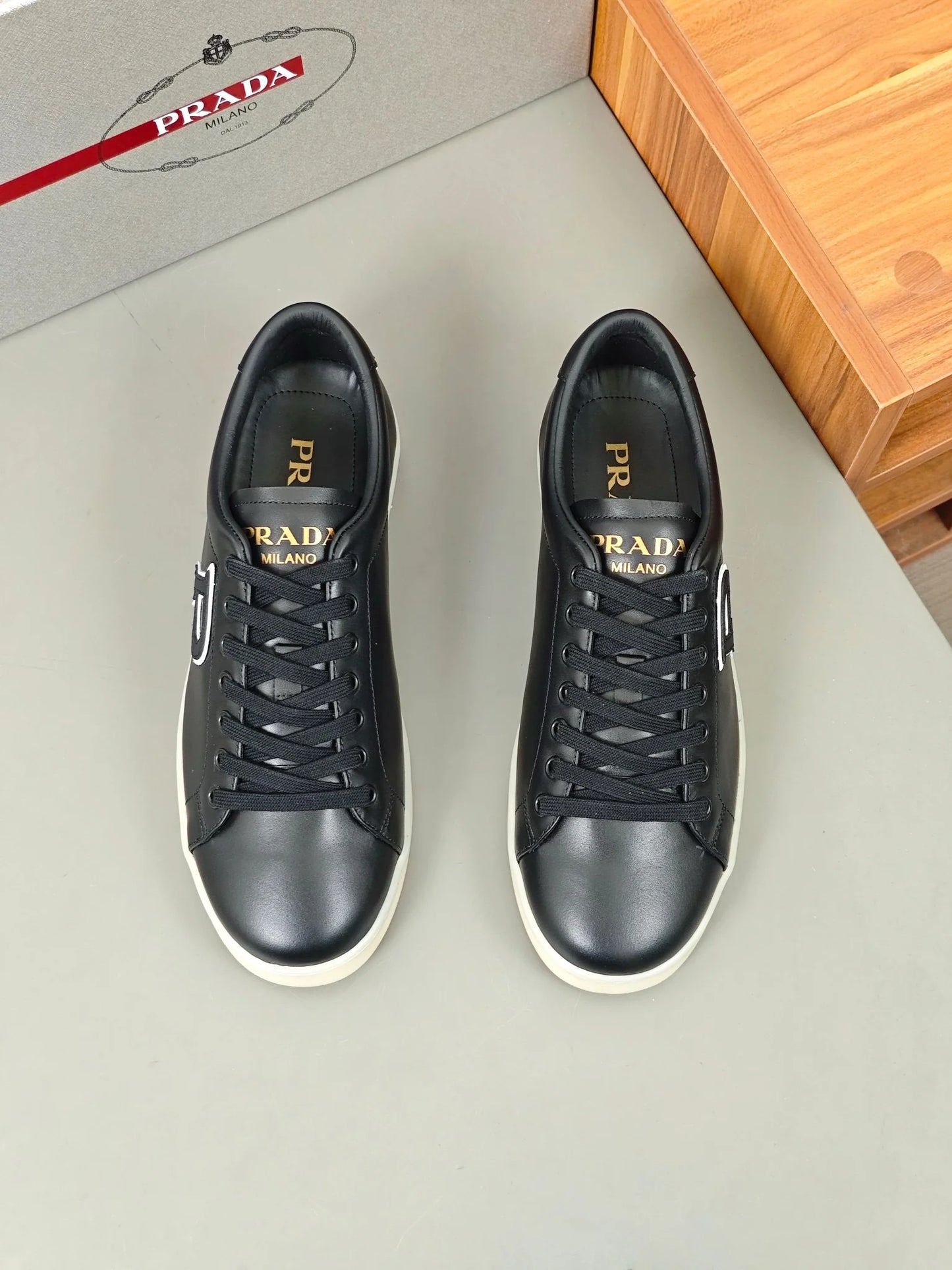 PRADA SNEAKER