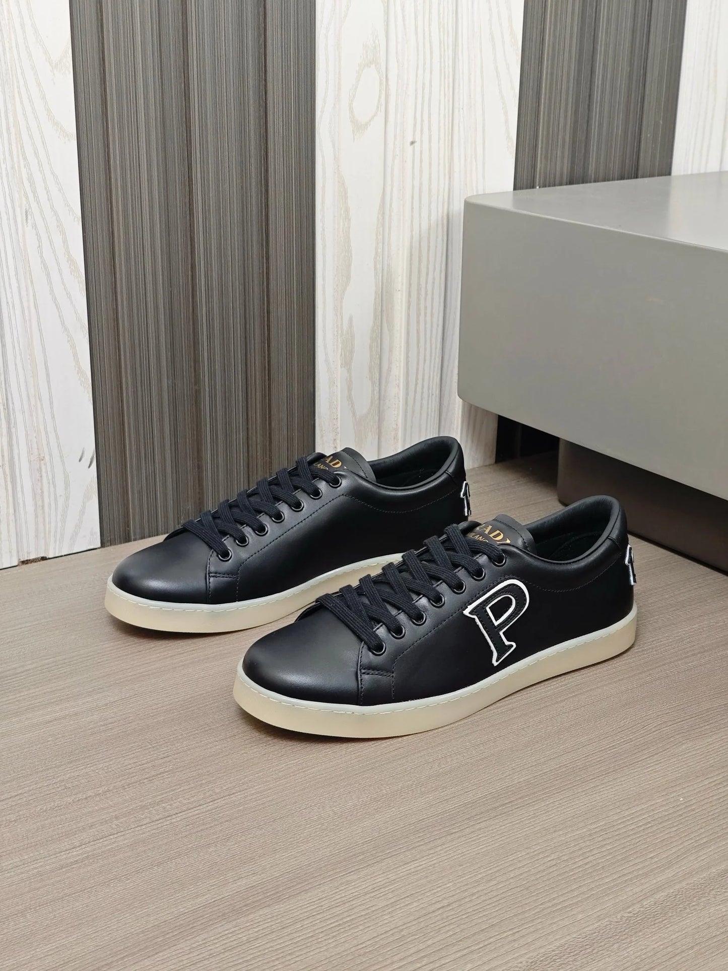 PRADA SNEAKER