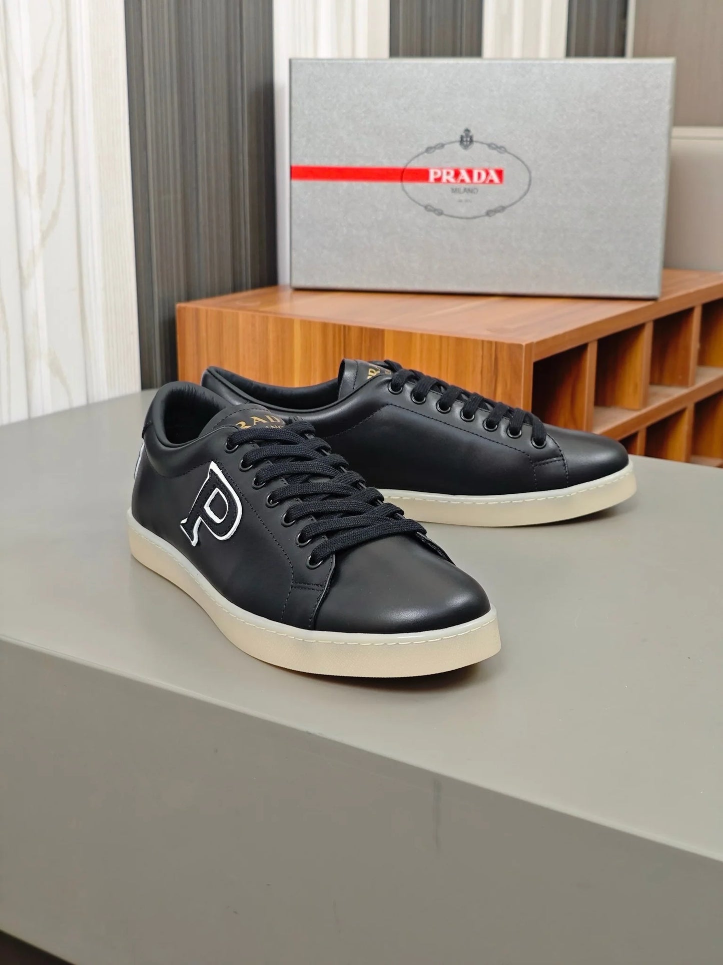 PRADA SNEAKER