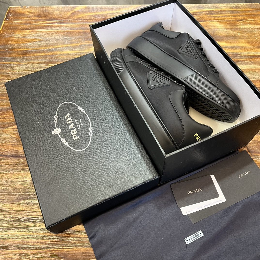 PRADA SNEAKER