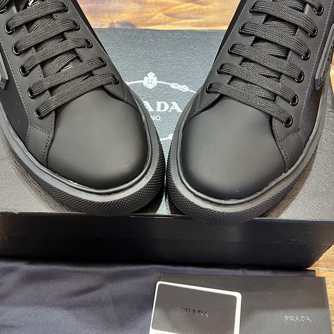 PRADA SNEAKER