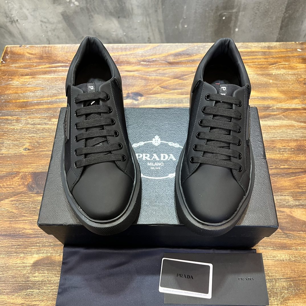 PRADA SNEAKER