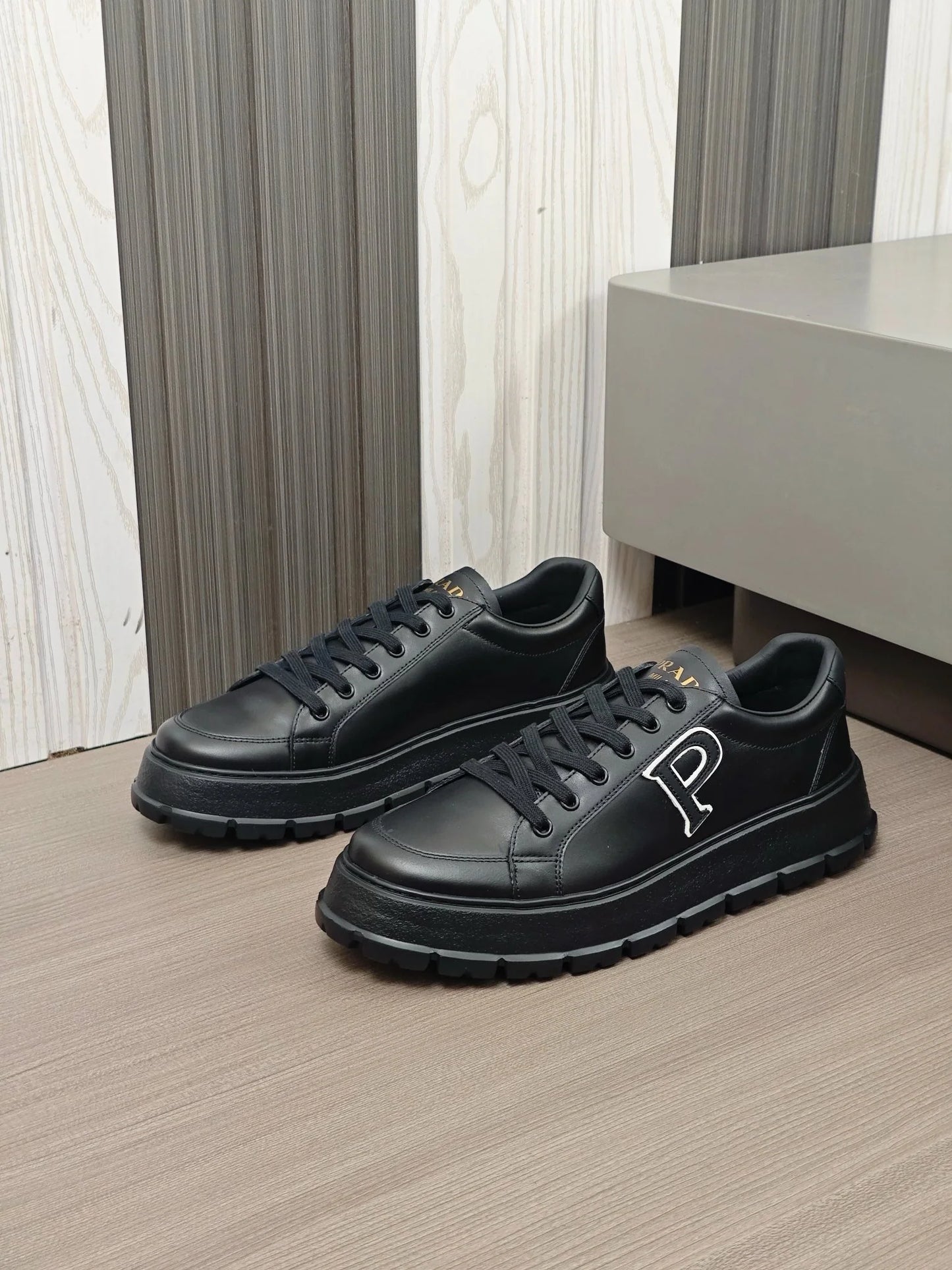 PRADA SNEAKER