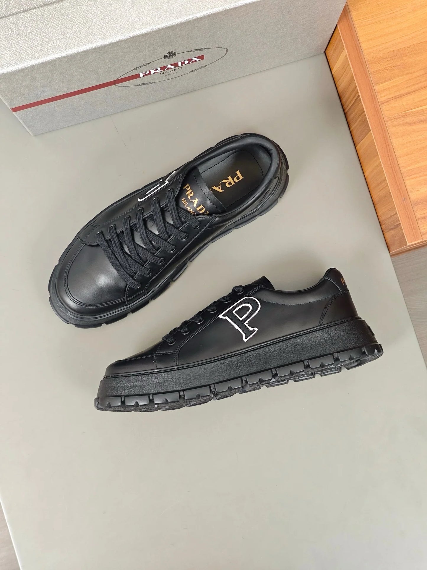 PRADA SNEAKER