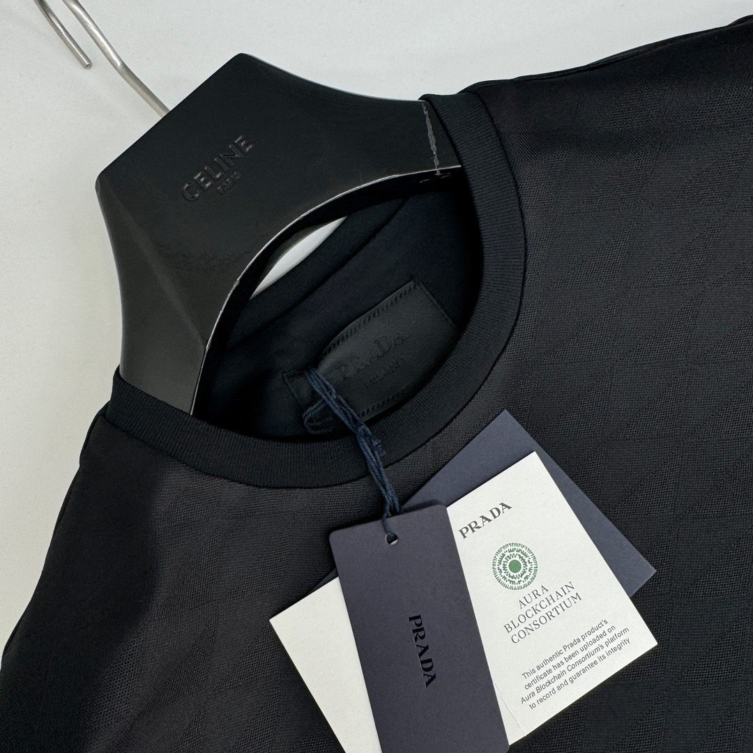 PRADA TSHIRT
