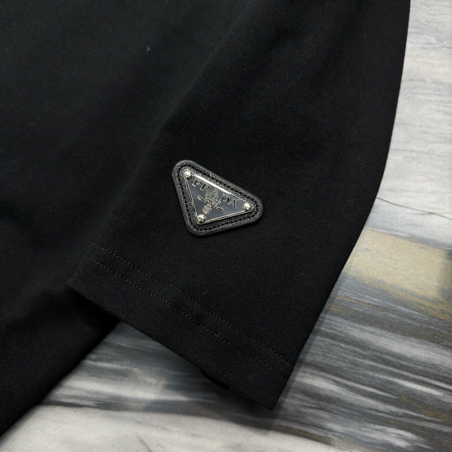 PRADA TSHIRT