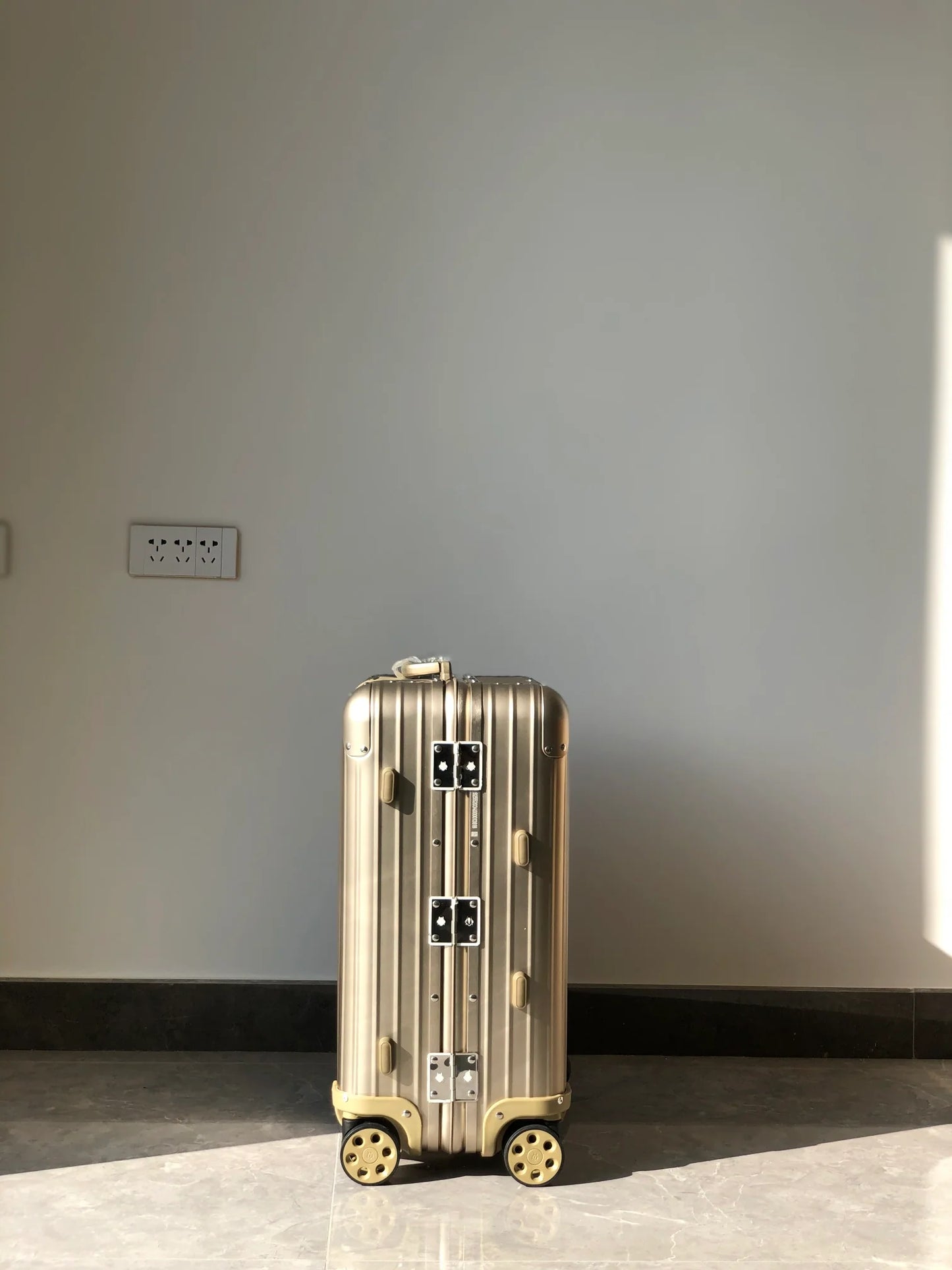 RIMOWA LUGGAGE