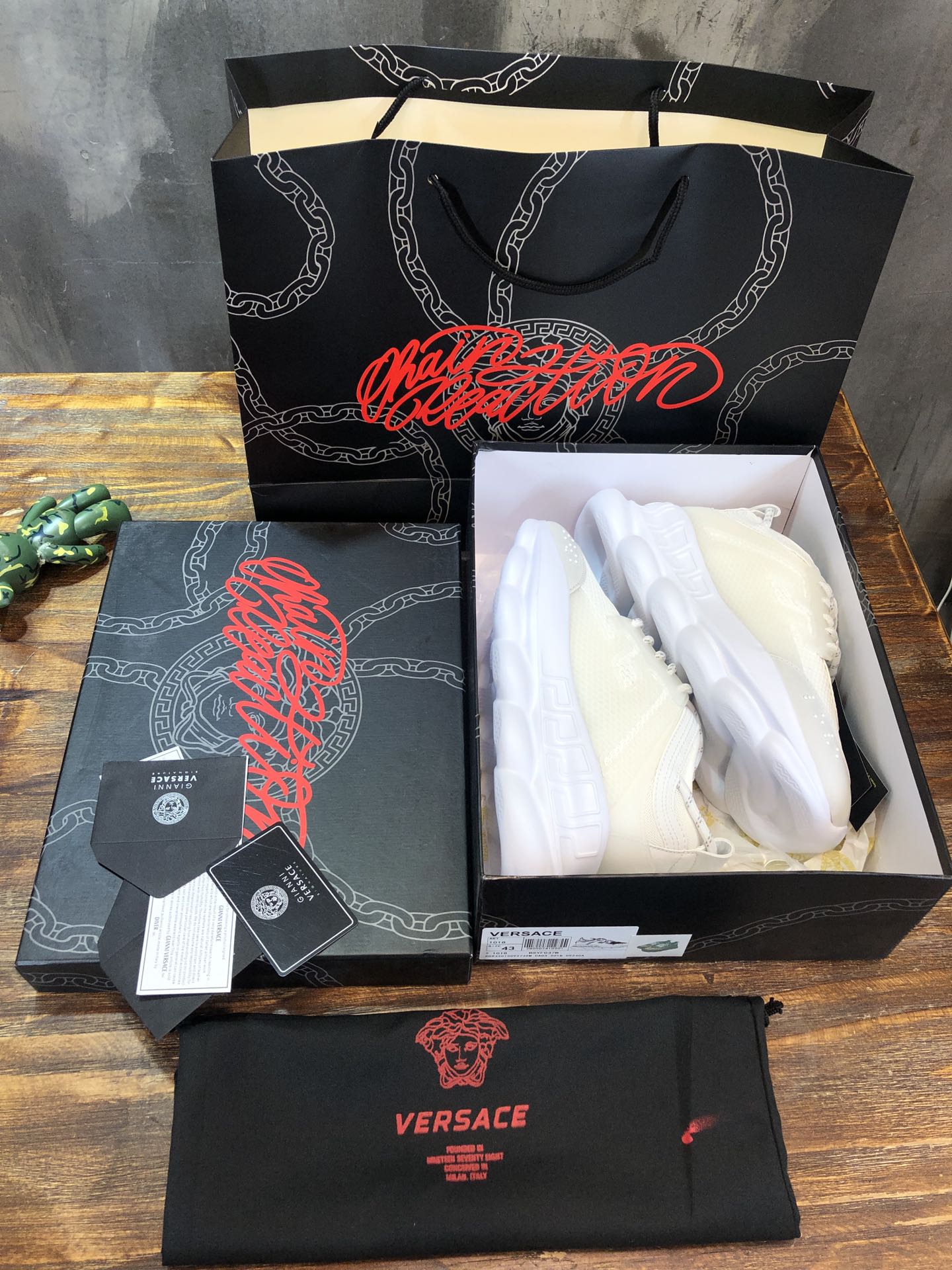 VERSACE SNEAKER