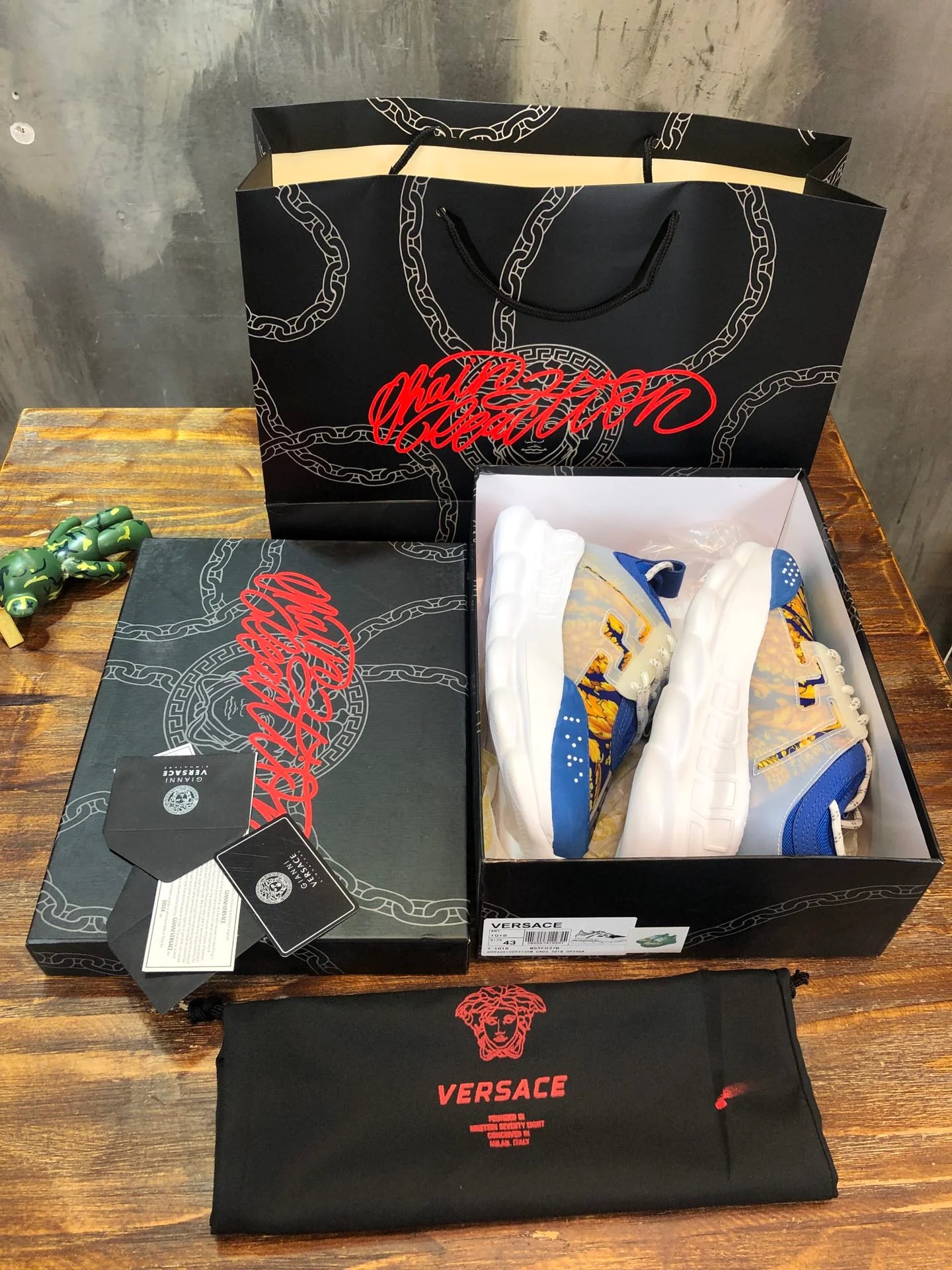 VERSACE SNEAKER
