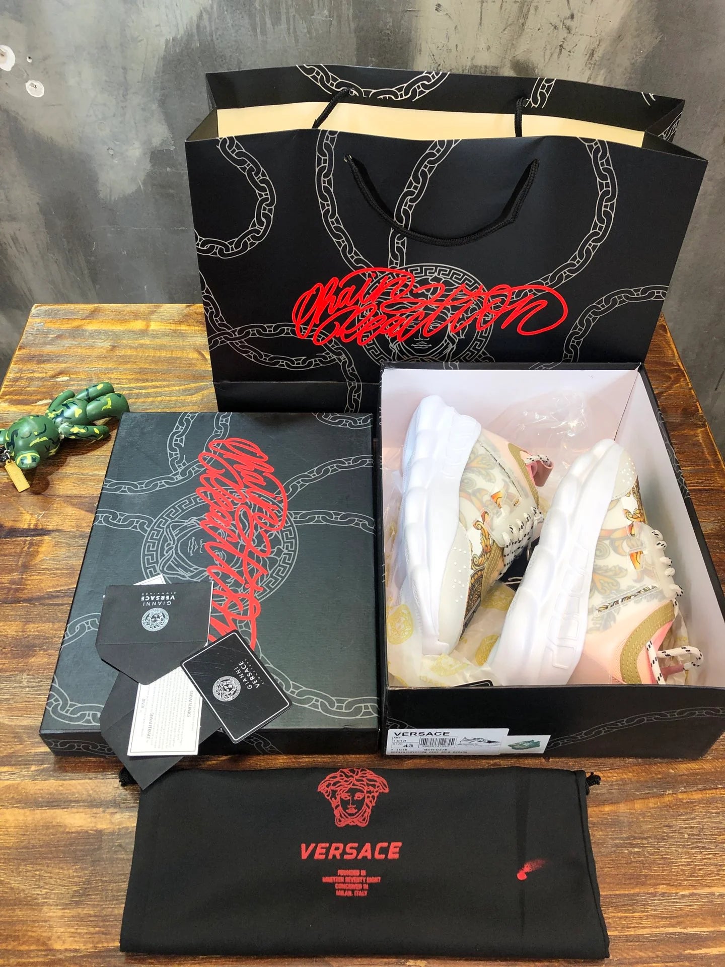 VERSACE SNEAKER