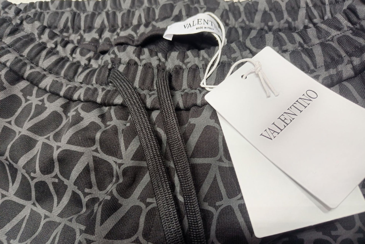 VLTN SHORTS