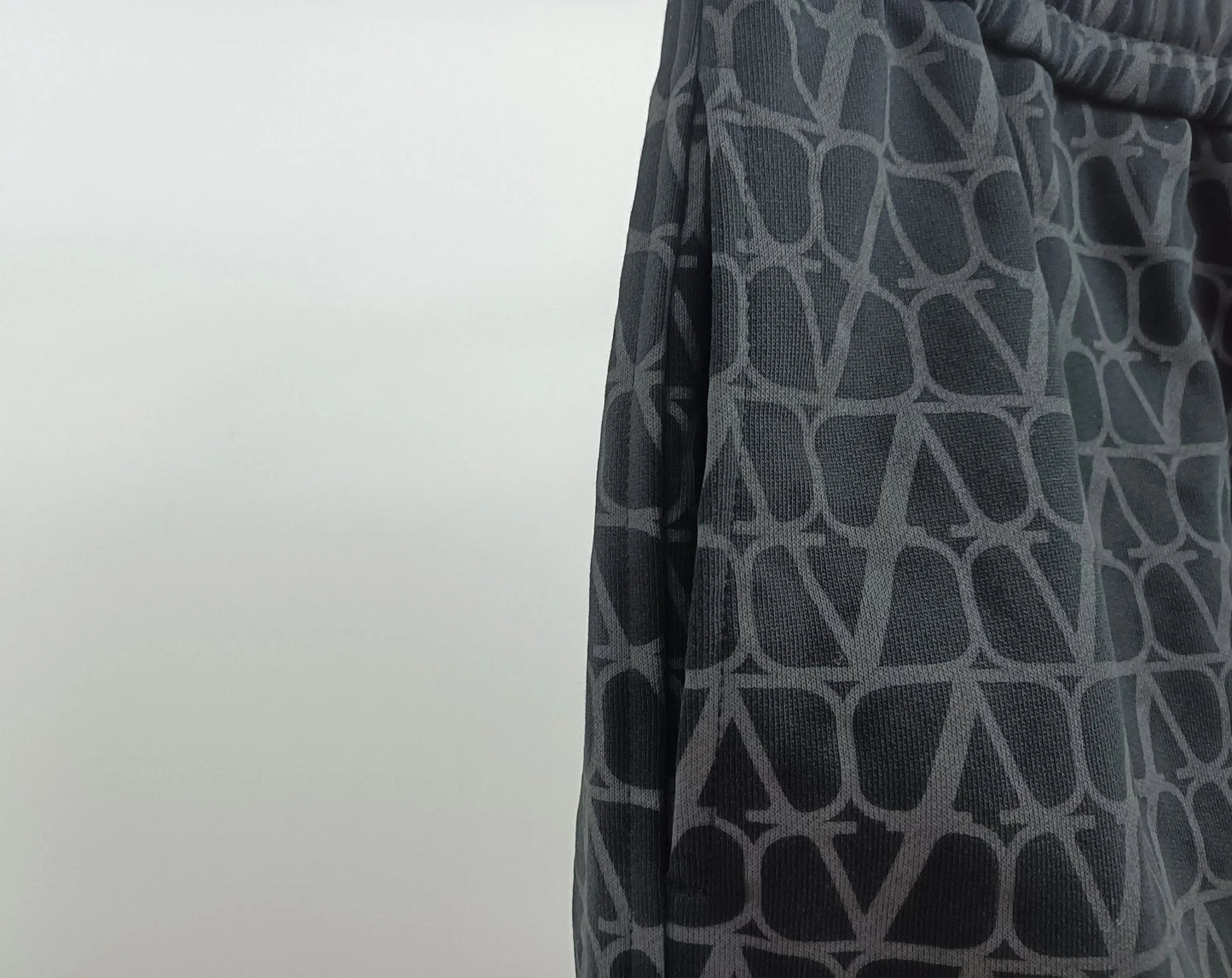 VLTN SHORTS