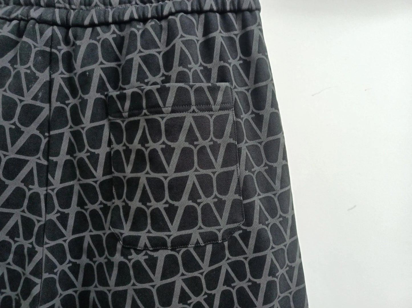 VLTN SHORTS