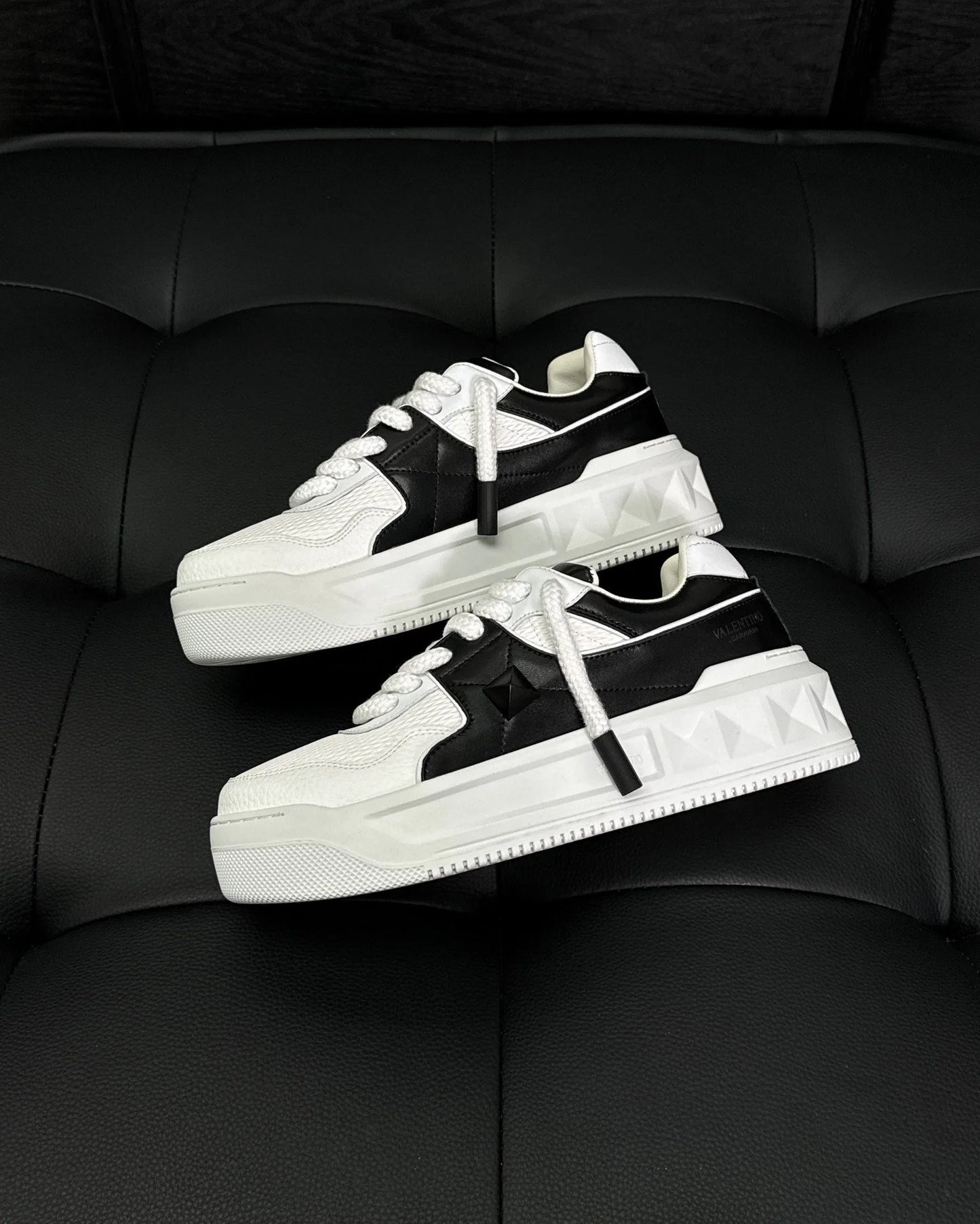 VLTN SNEAKER