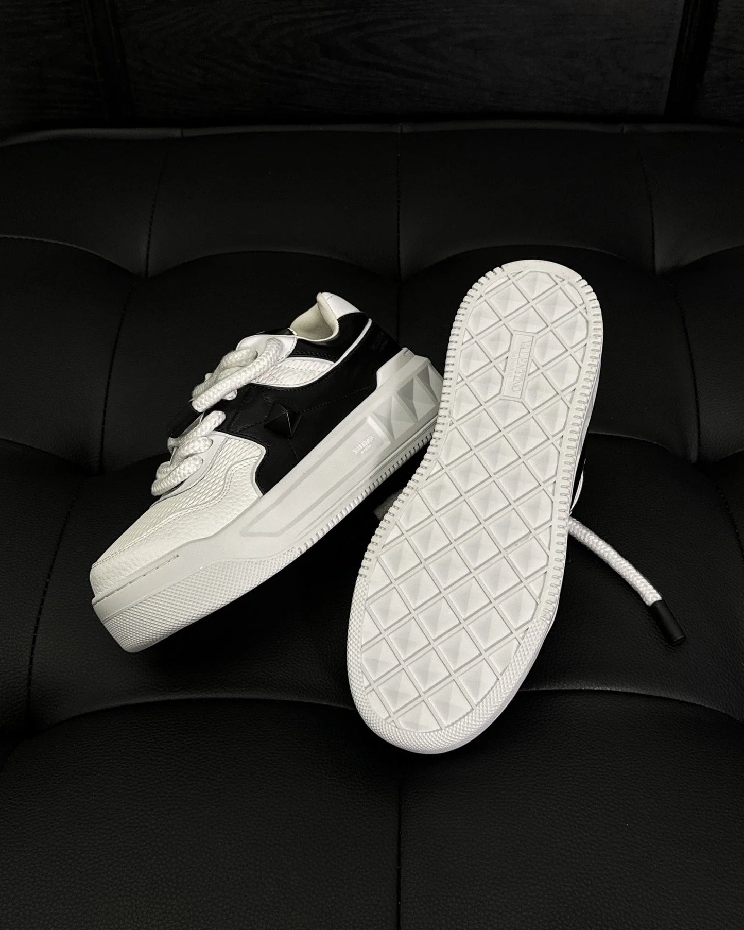 VLTN SNEAKER