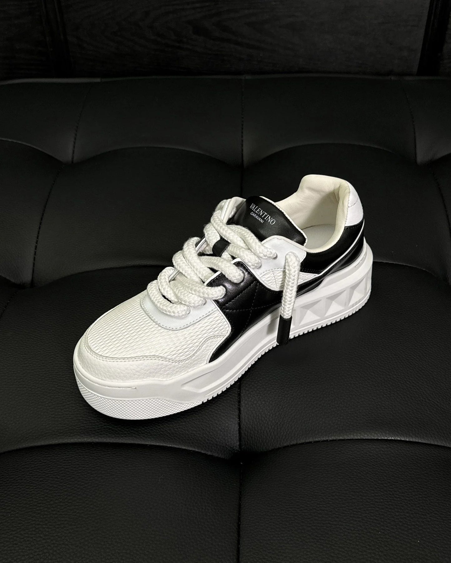 VLTN SNEAKER