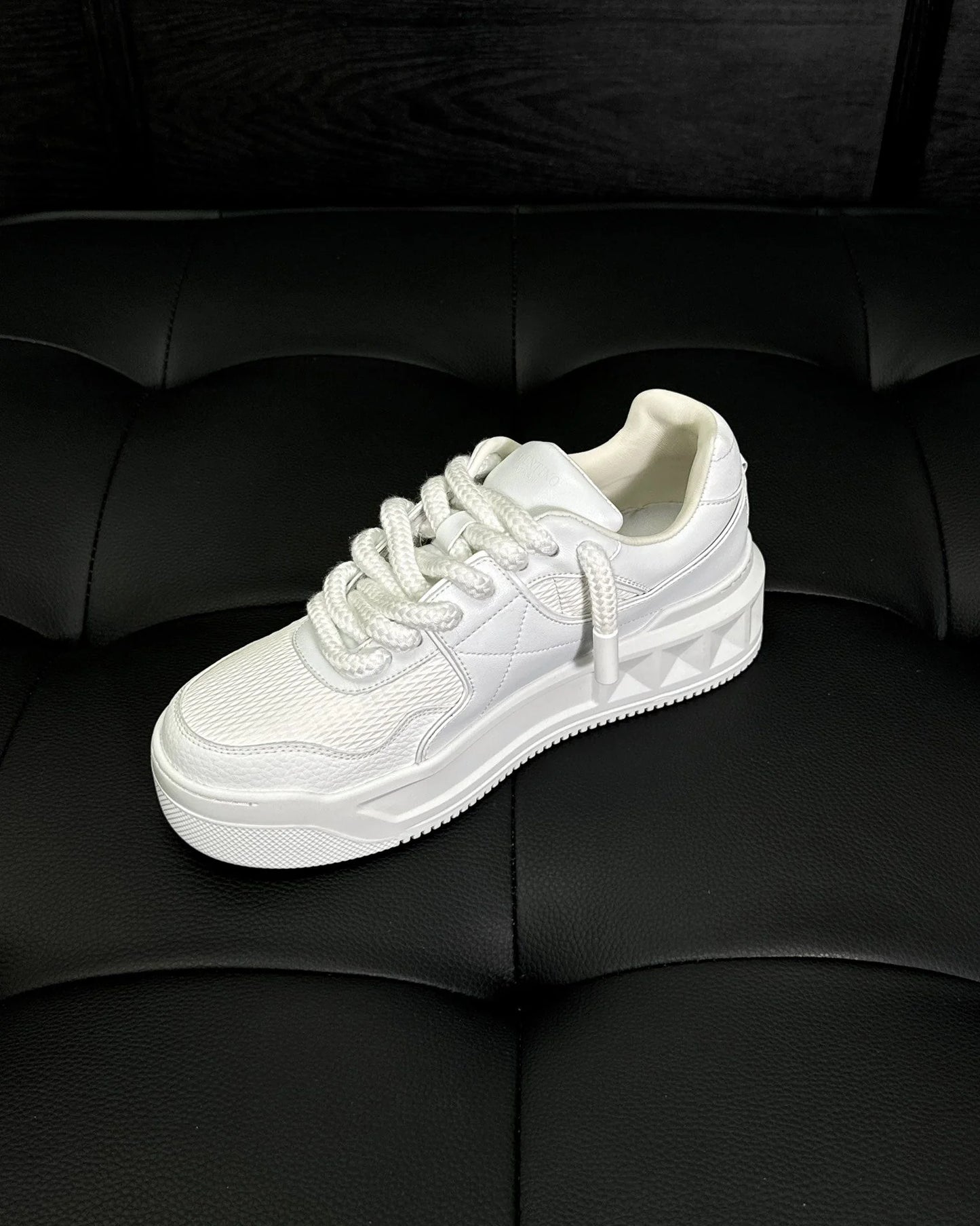 VLTN SNEAKER