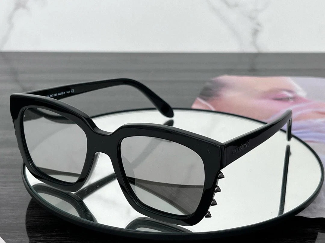 VLTN SUNGLASSES