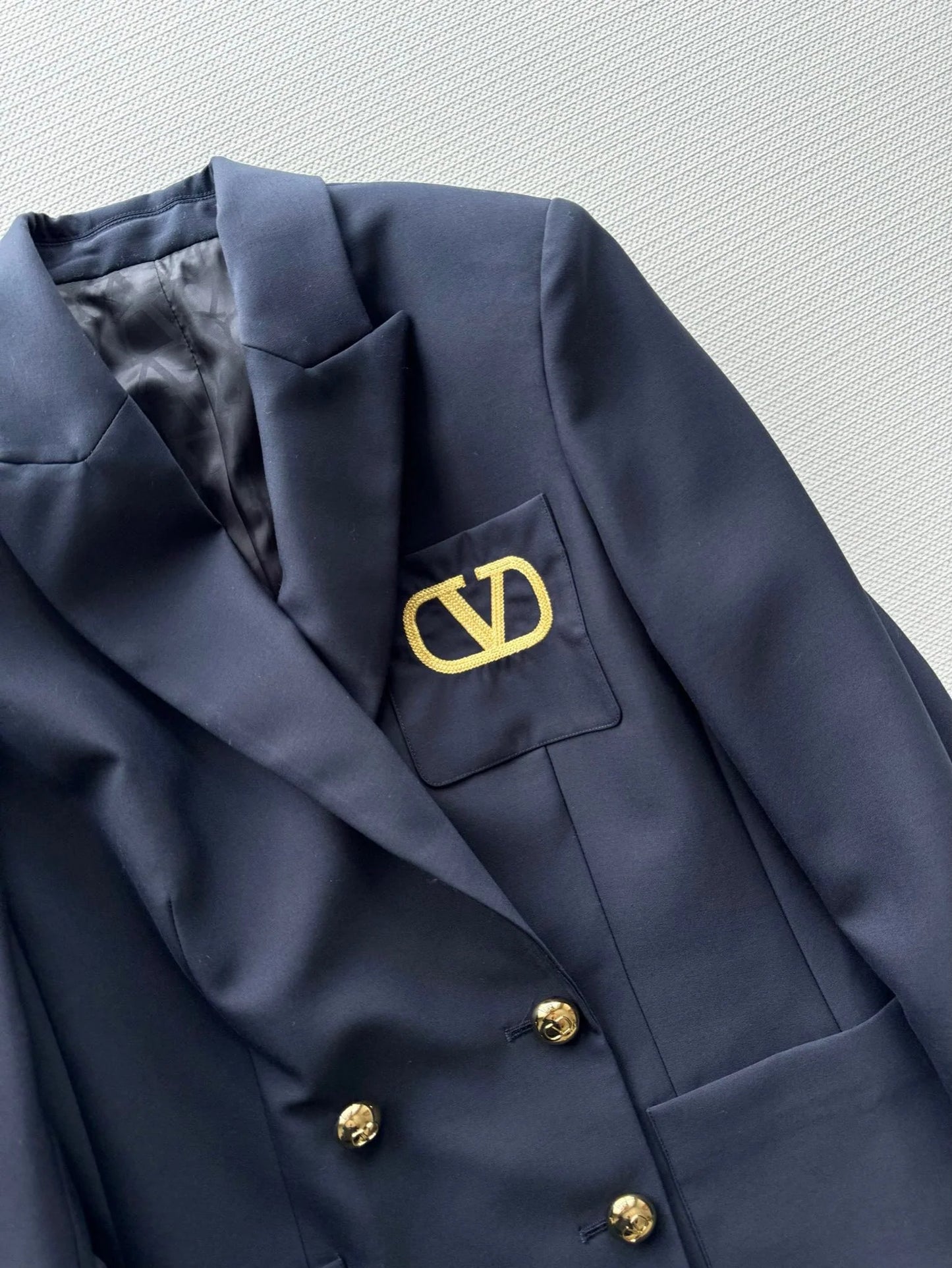 VLTN TOPS