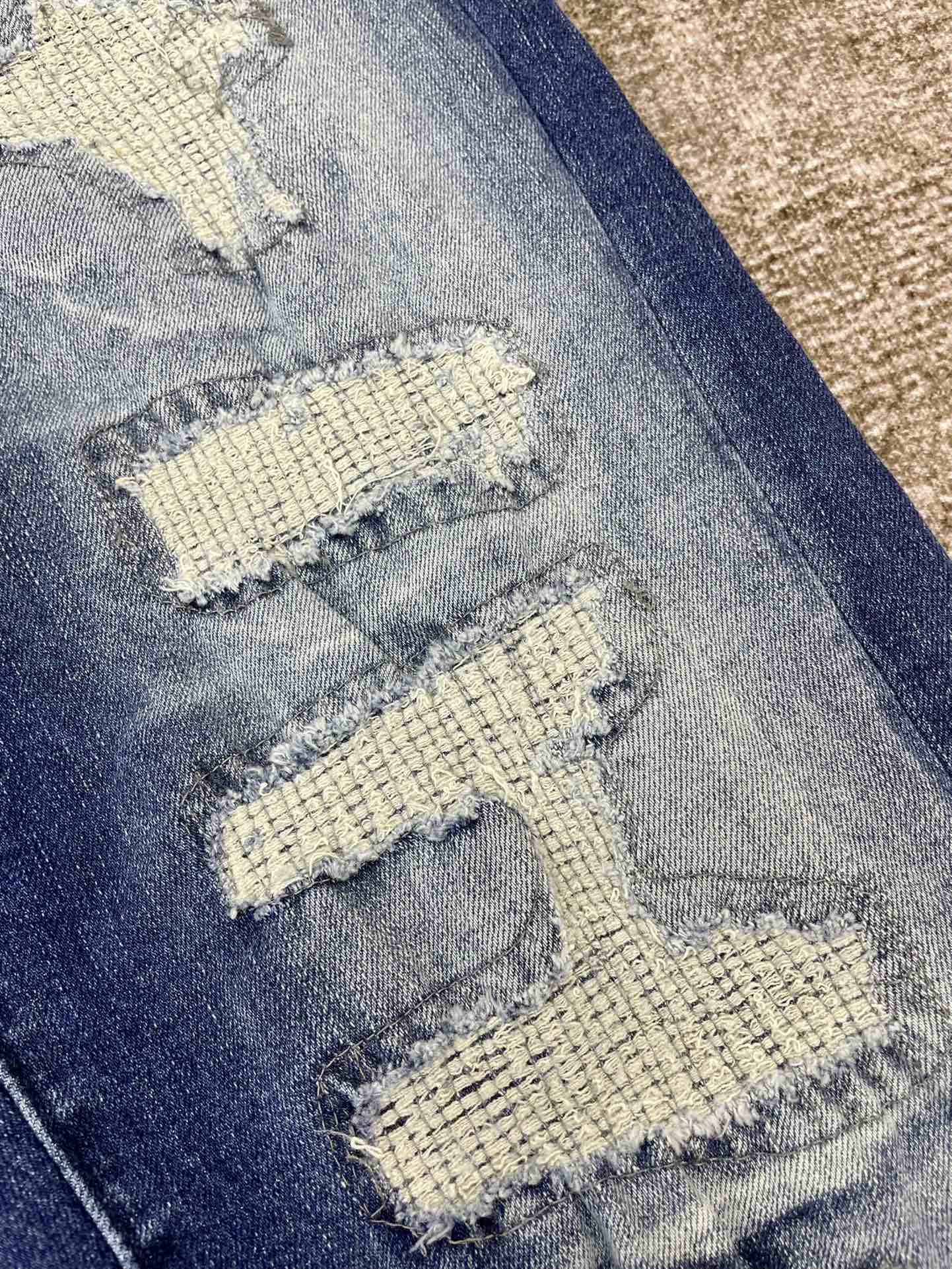 AMIRI JEANS