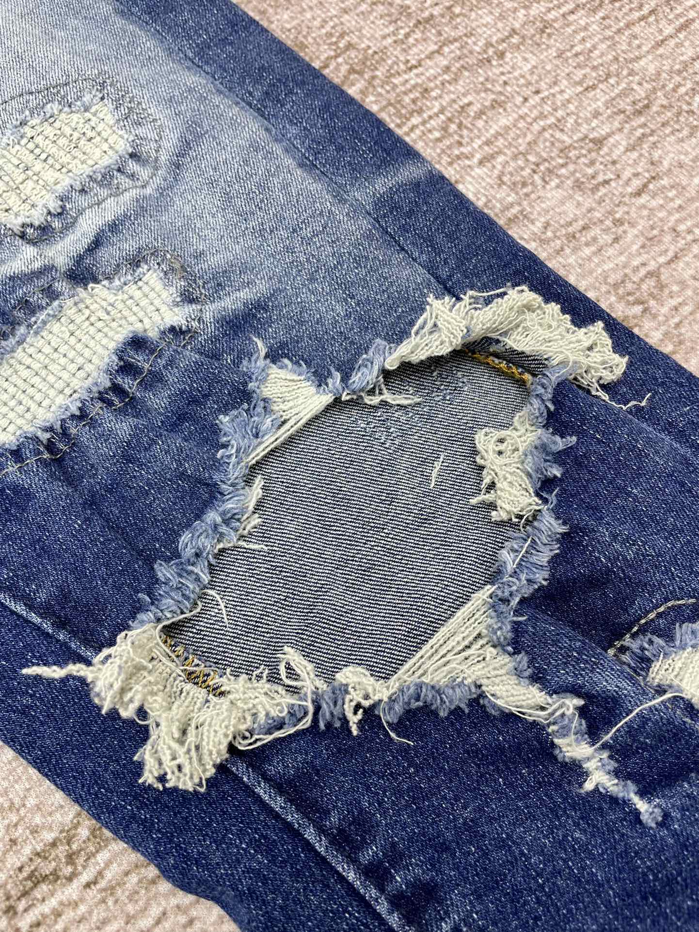 AMIRI JEANS