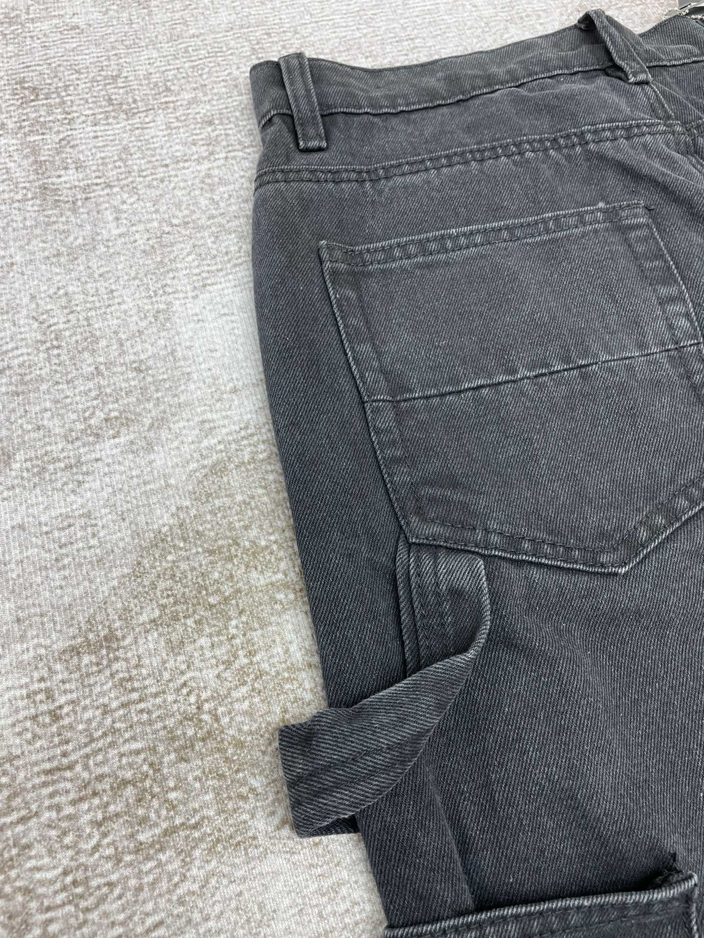 AMIRI JEANS