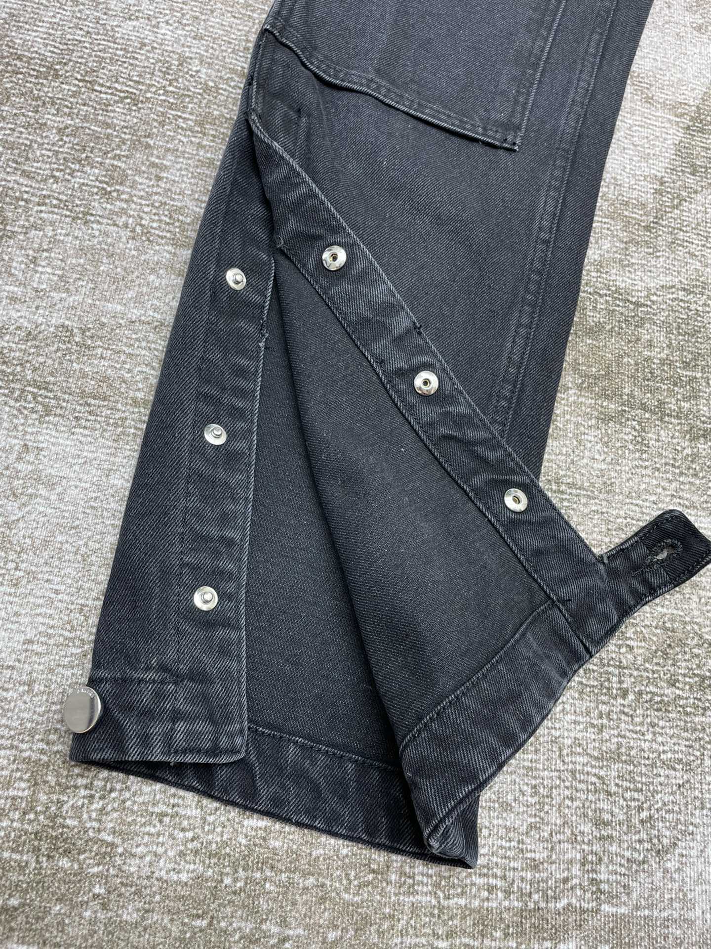 AMIRI JEANS