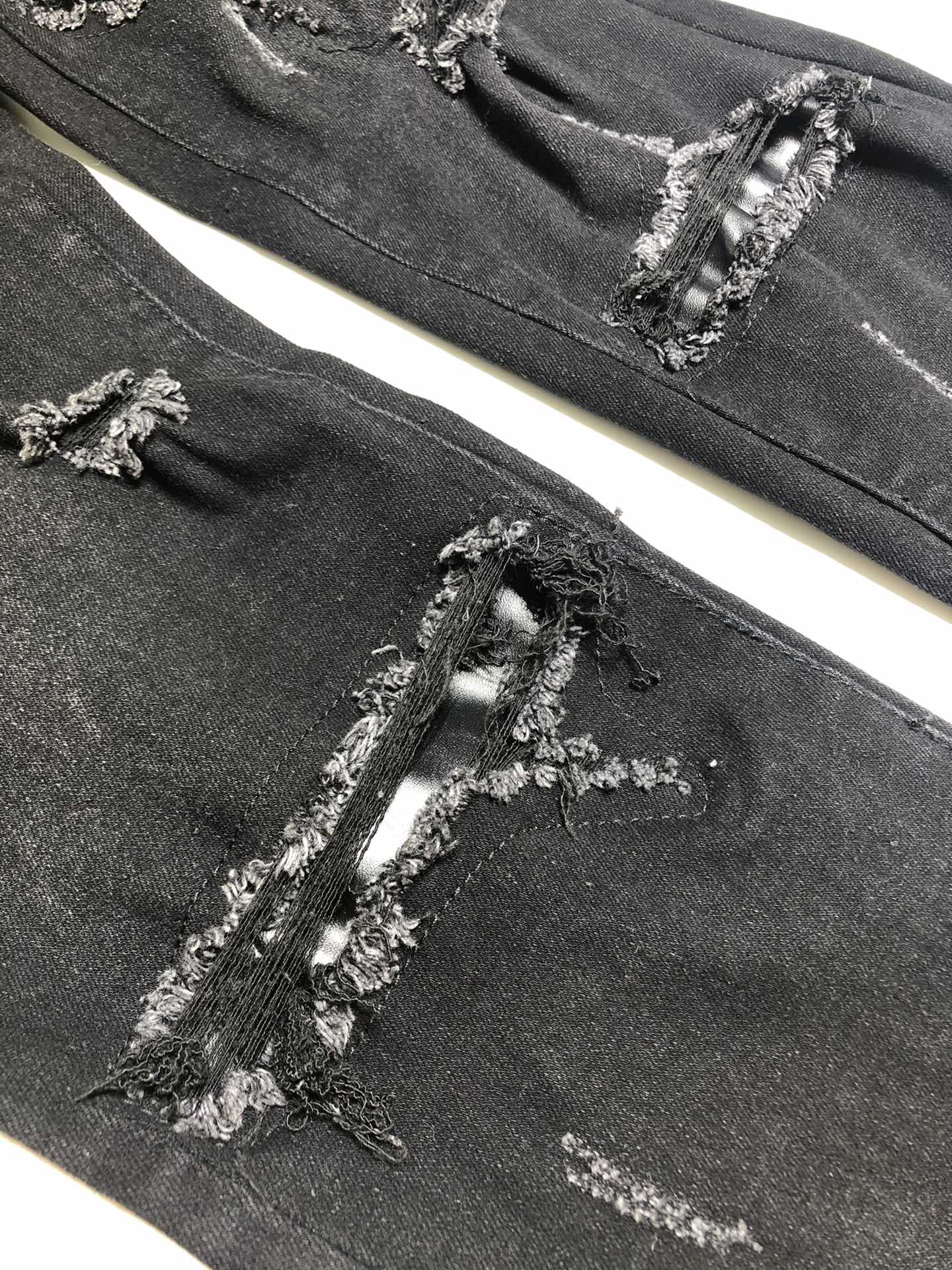 AMIRI JEANS