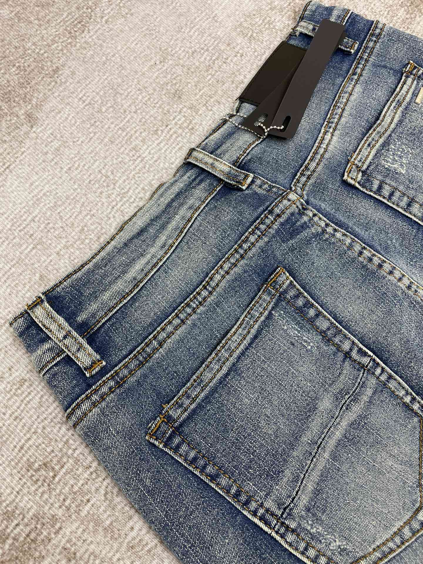 AMIRI JEANS