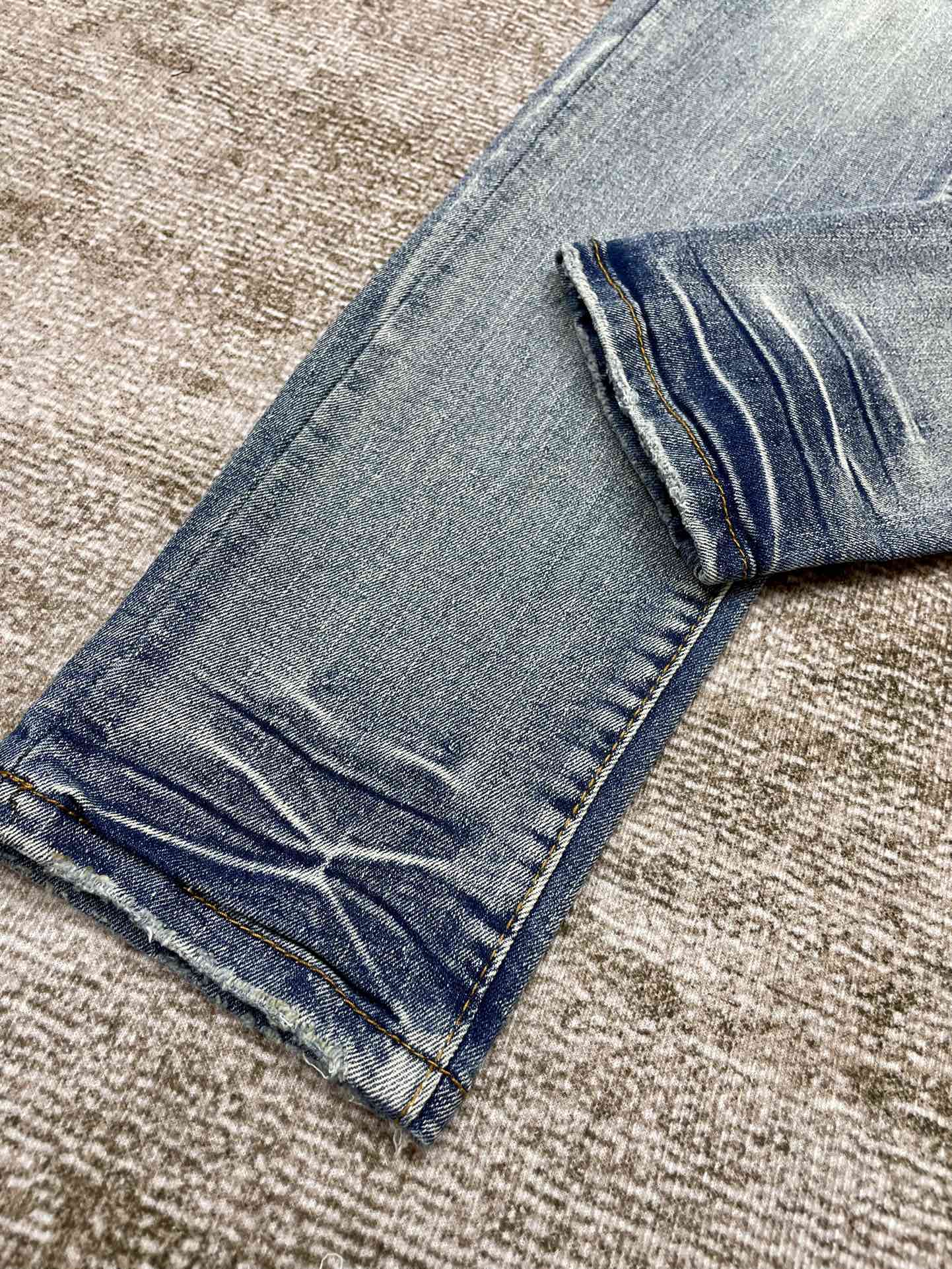 AMIRI JEANS