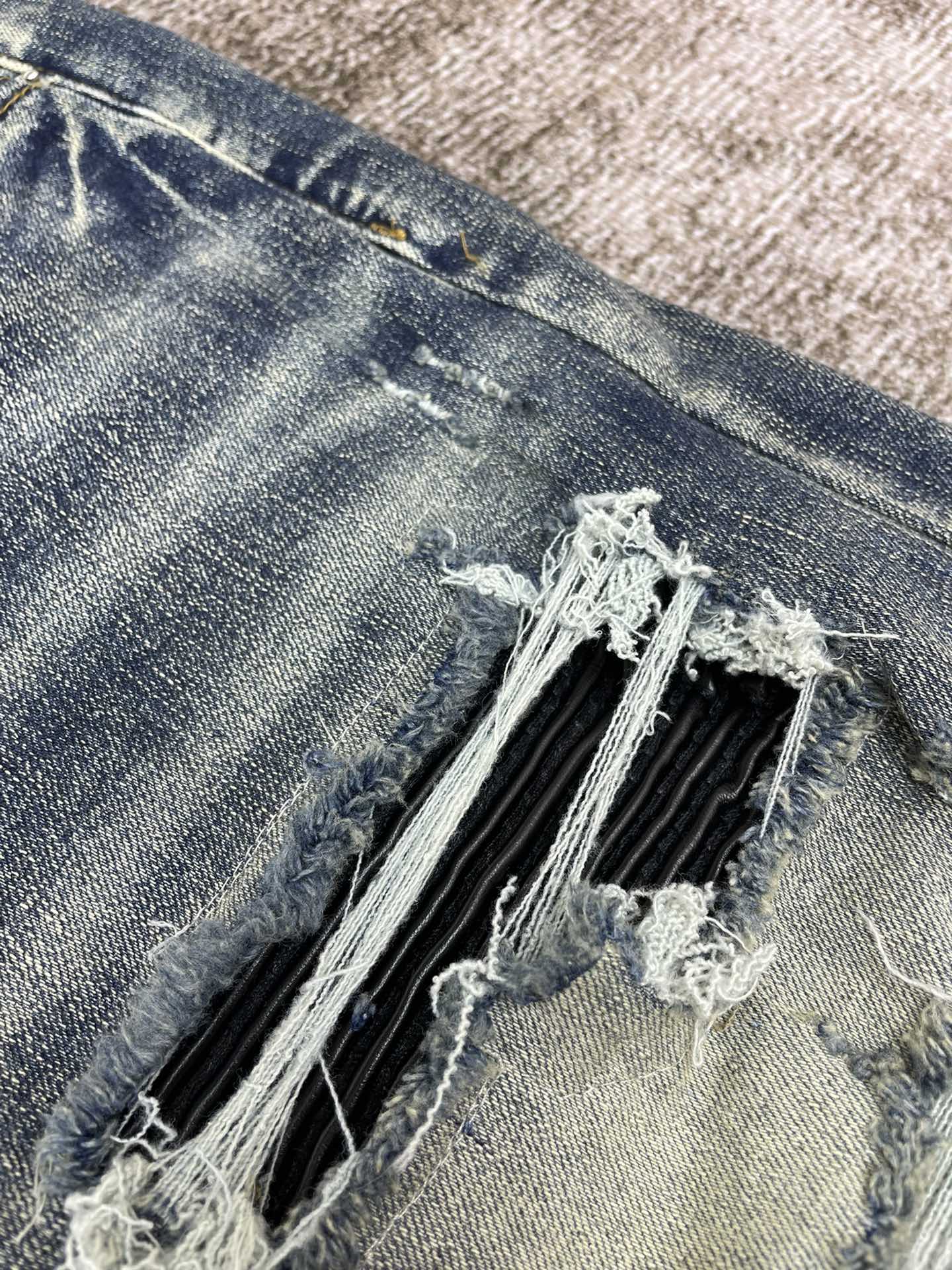 AMIRI JEANS