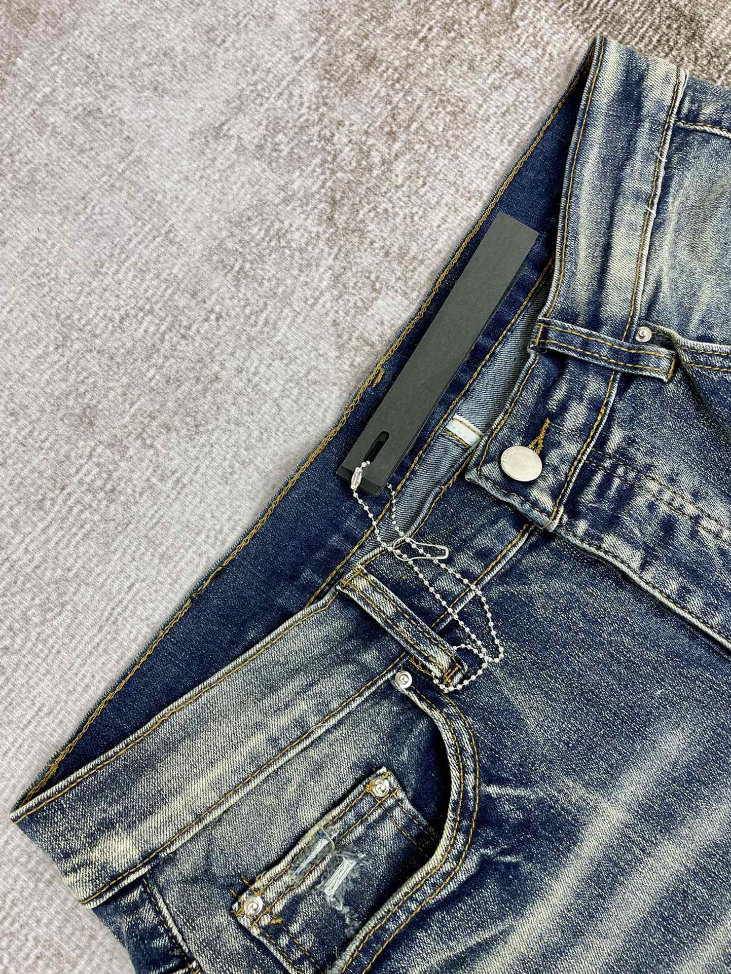 AMIRI JEANS