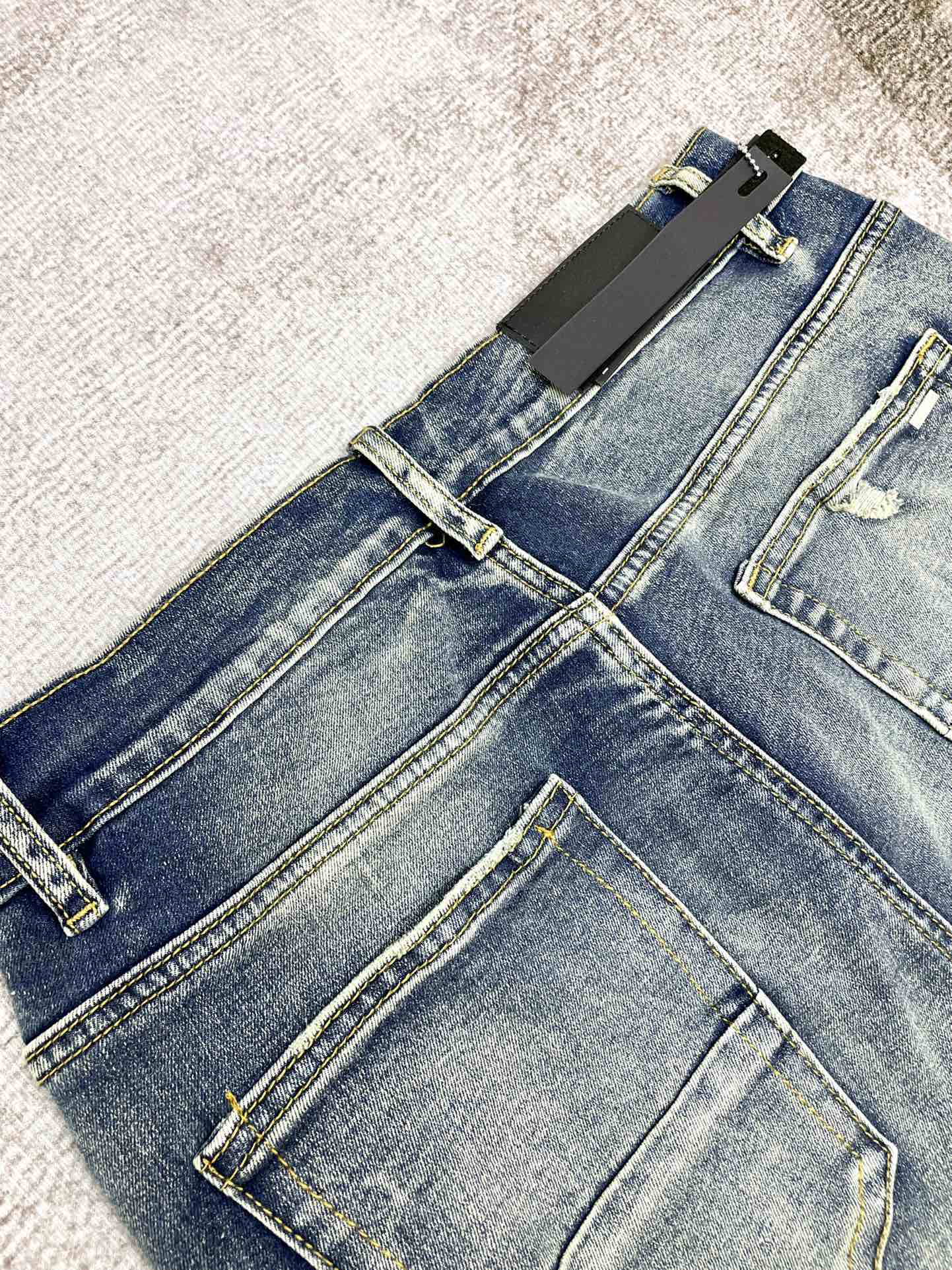 AMIRI JEANS