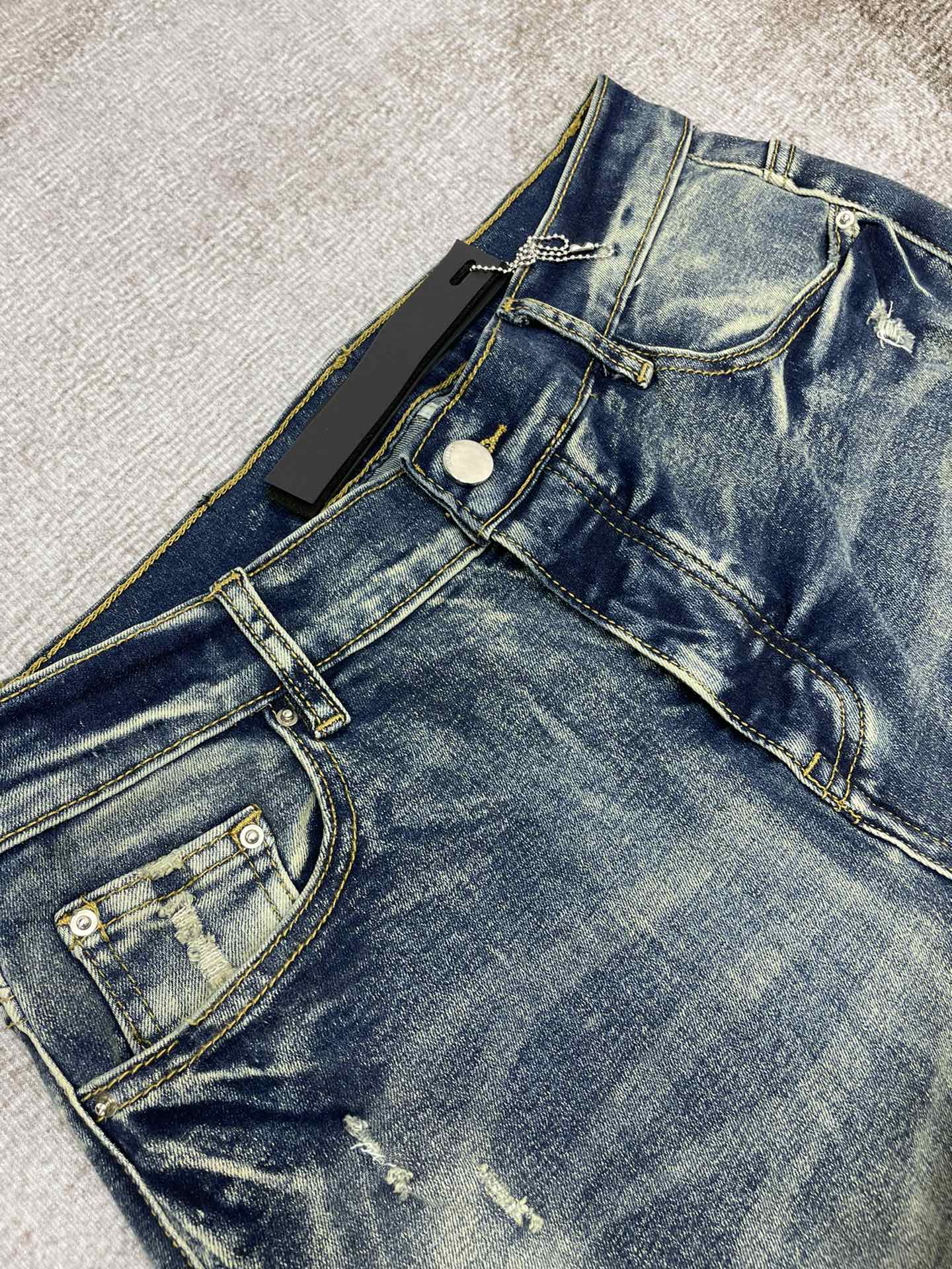 AMIRI JEANS