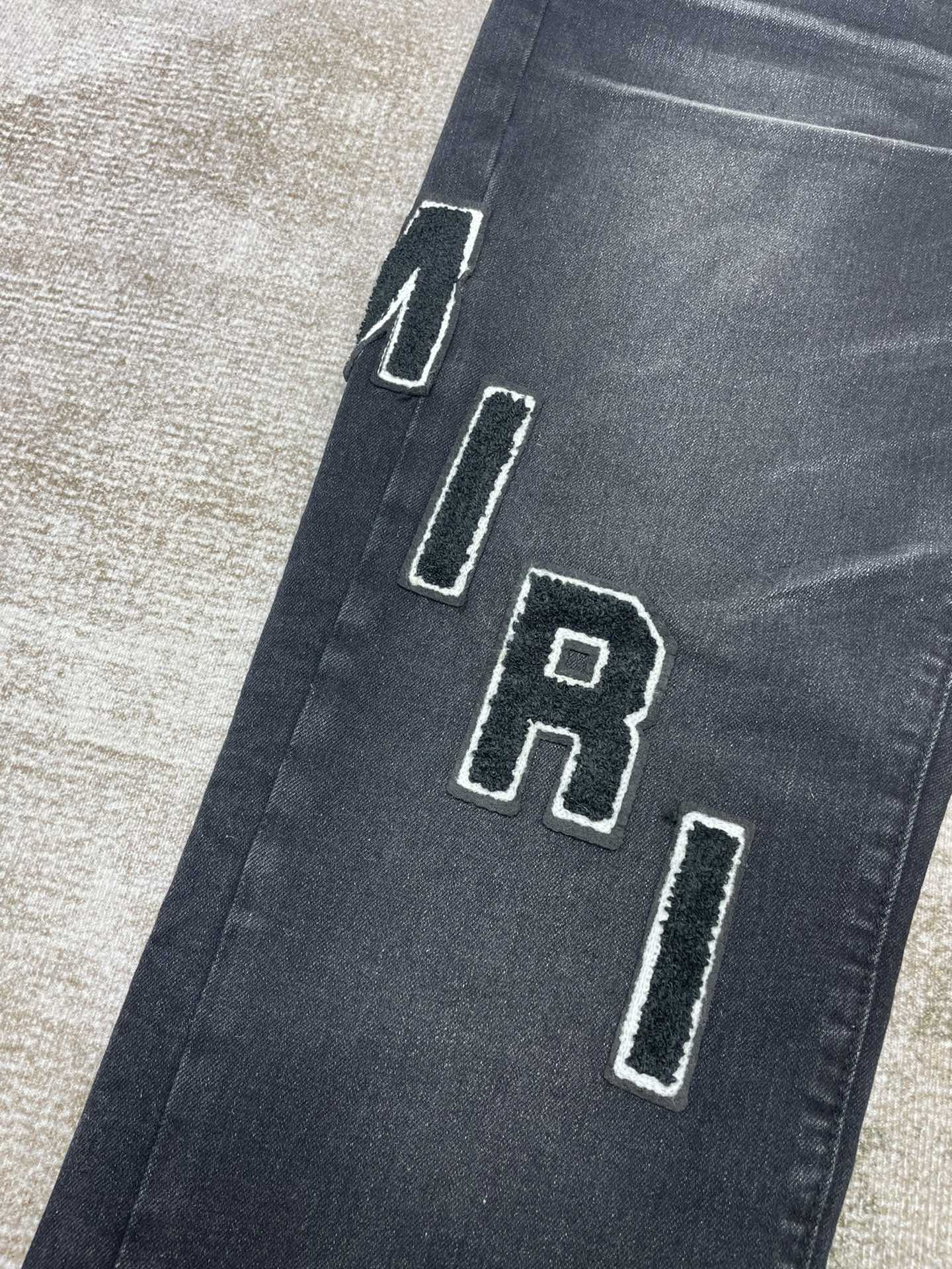 AMIRI JEANS
