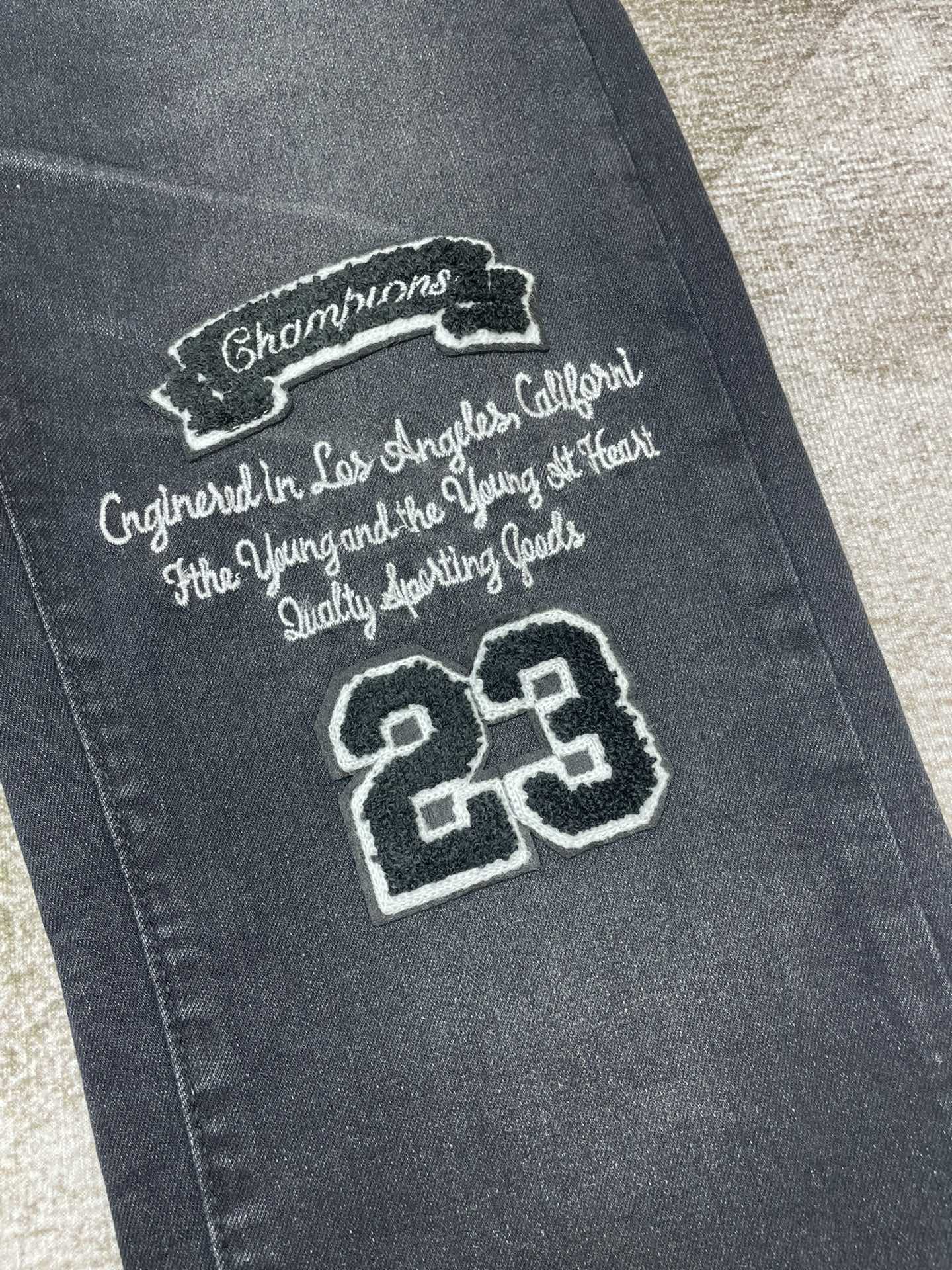 AMIRI JEANS
