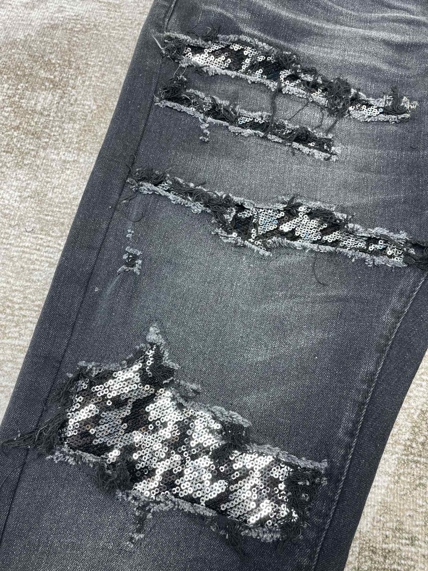 AMIRI JEANS