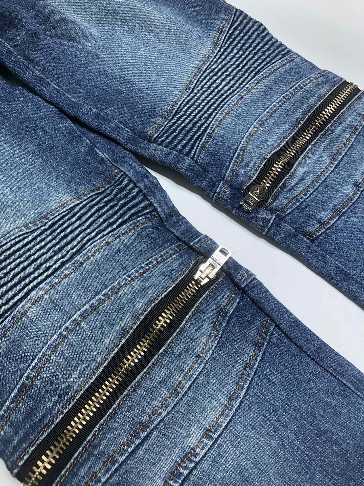 AMIRI JEANS