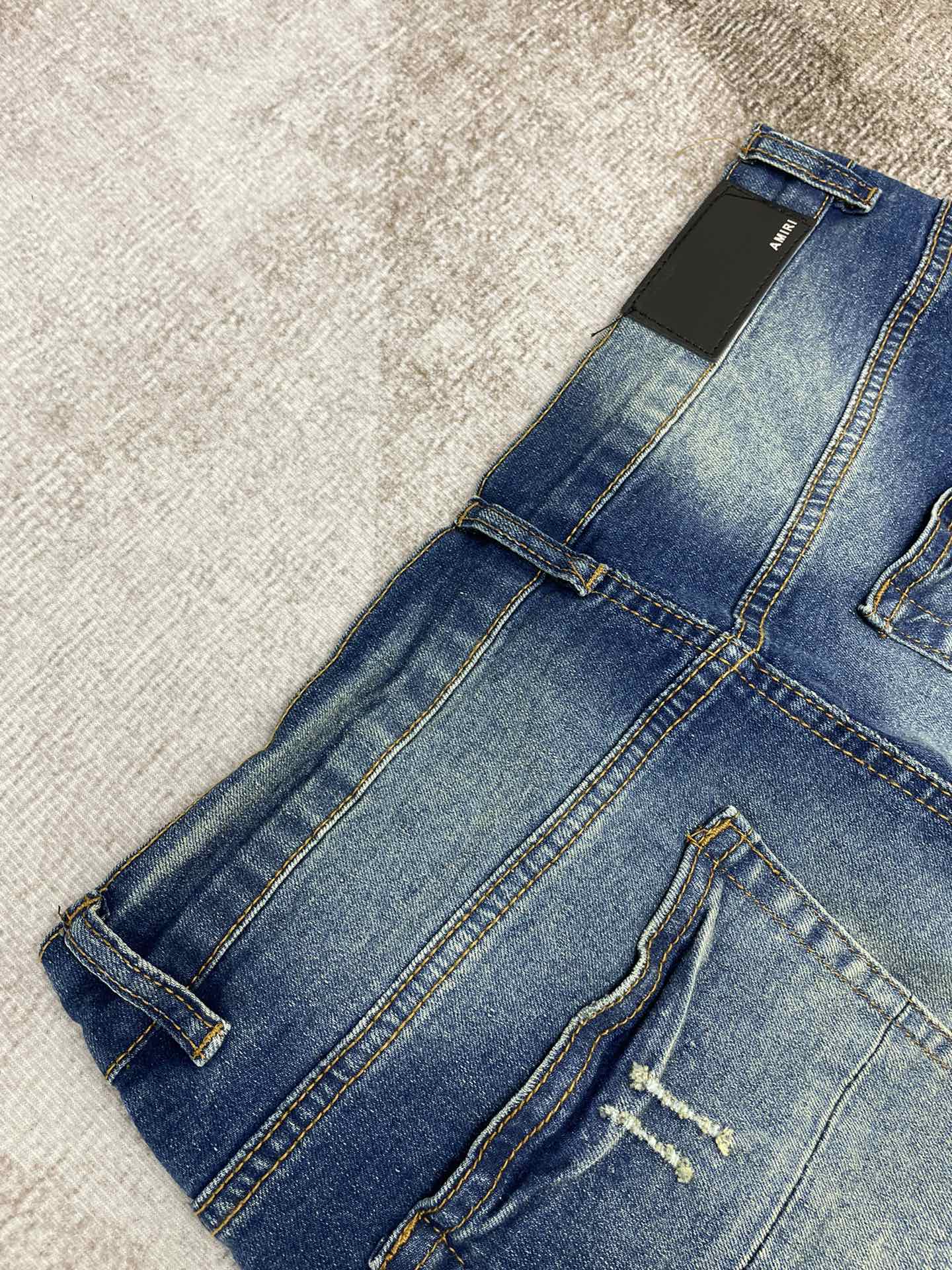 AMIRI JEANS